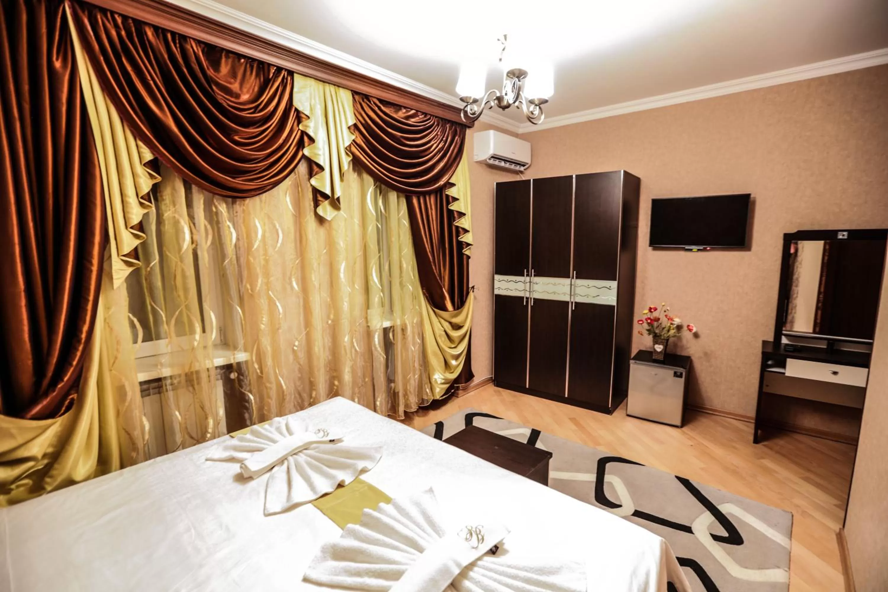 TV/Entertainment Center in Hotel S.R