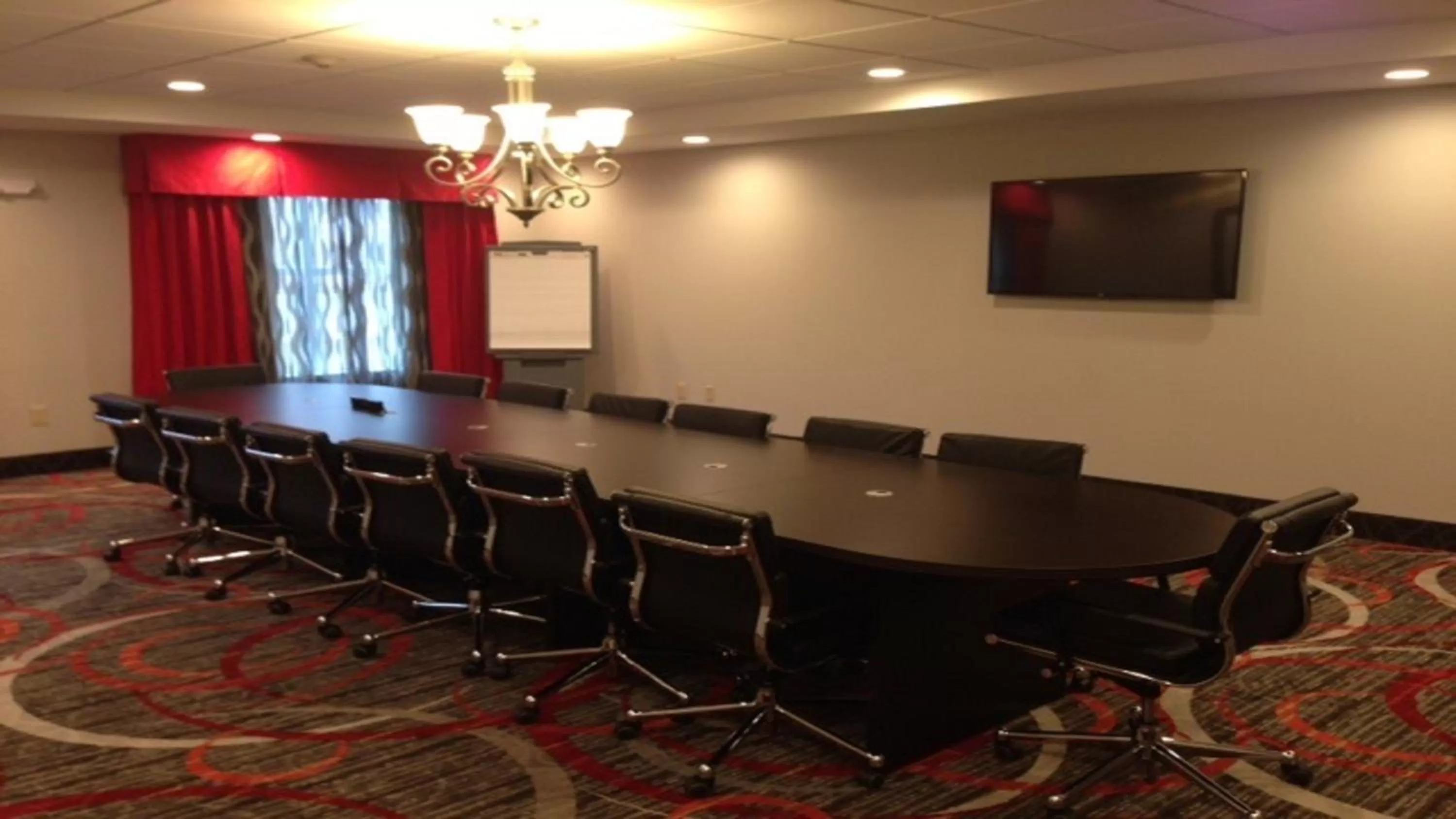 Meeting/conference room in Holiday Inn Lafayette North by IHG