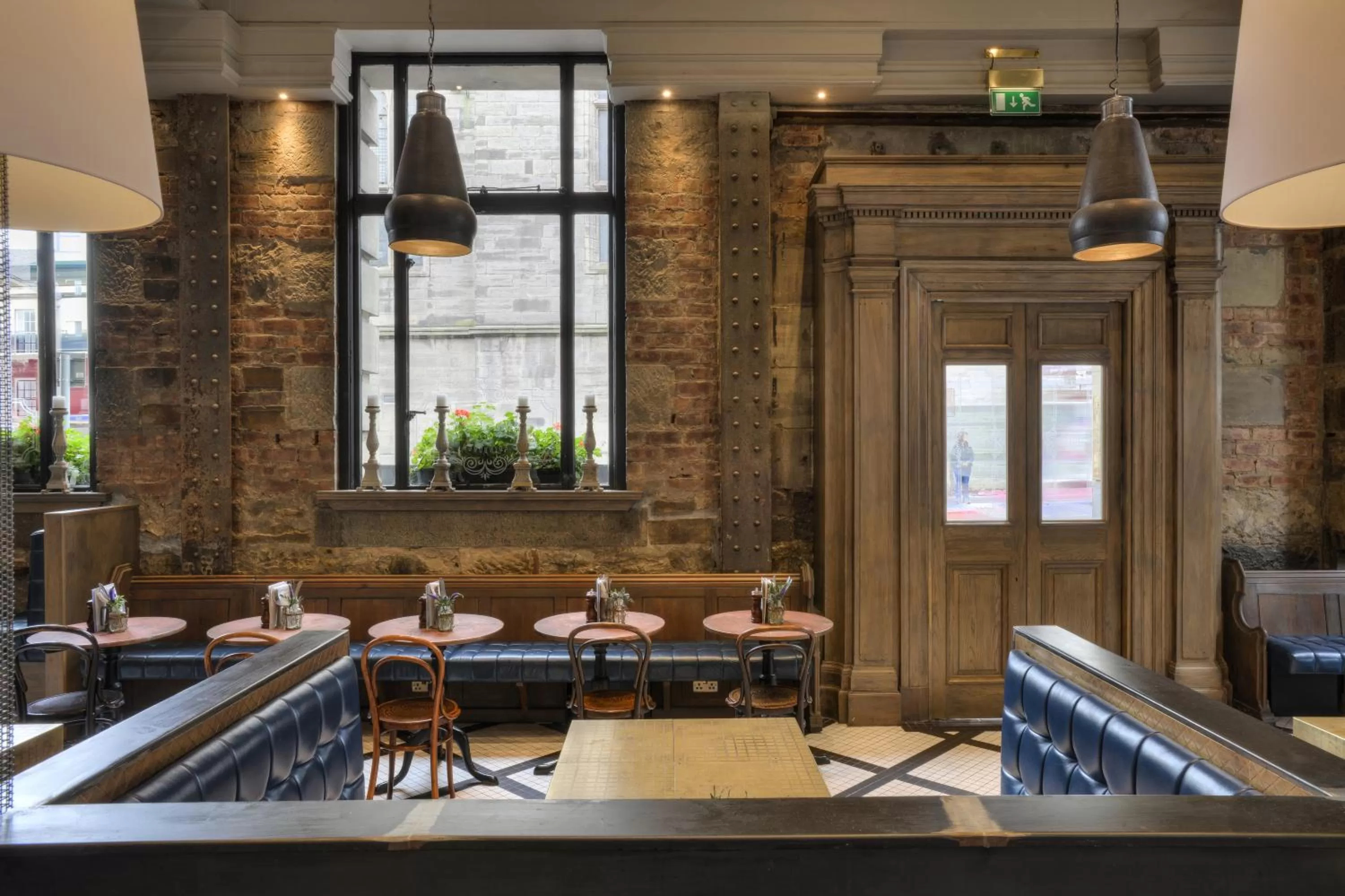 Lounge or bar in The Inn on the Mile