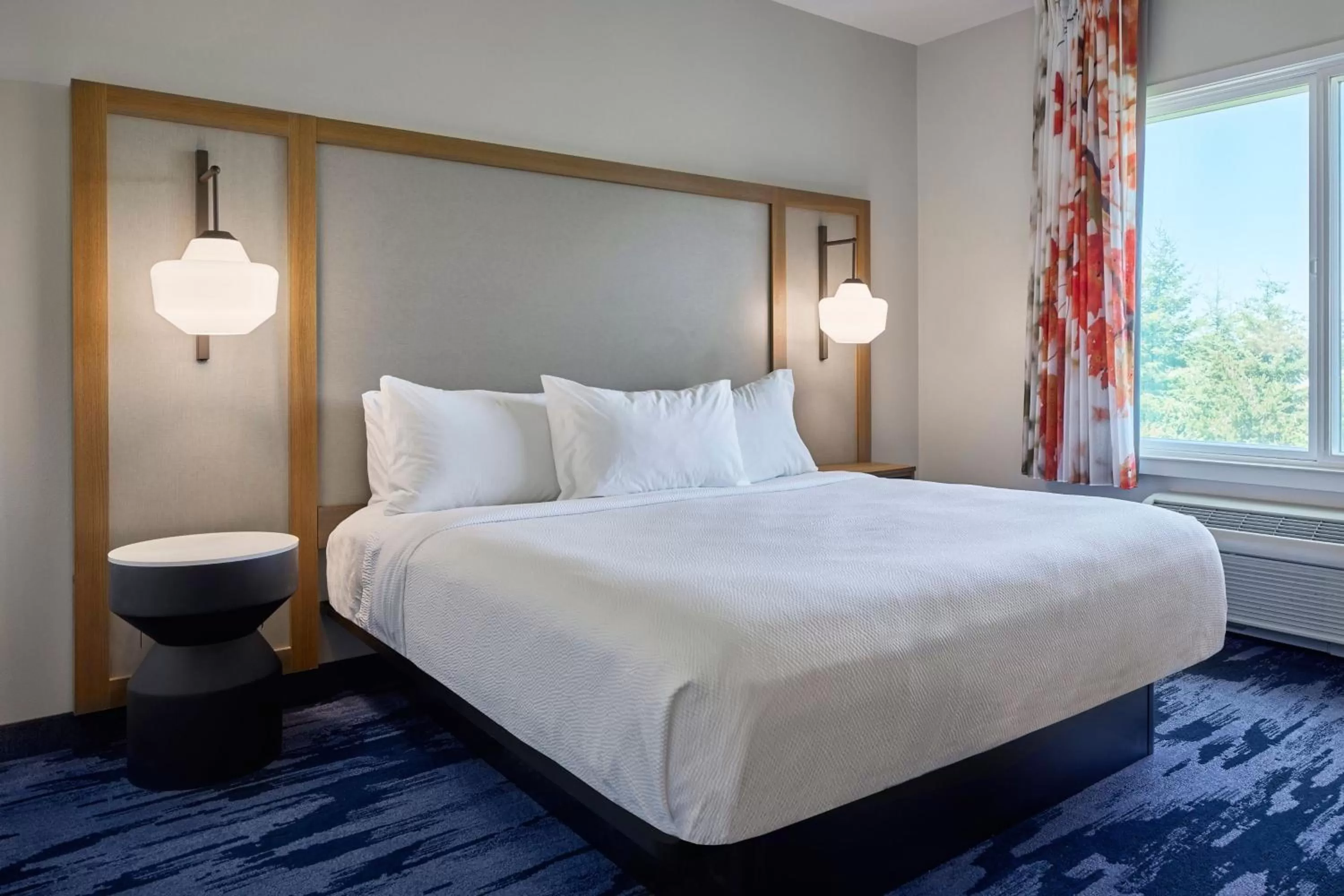 Photo of the whole room, Bed in Fairfield Inn & Suites Burlington