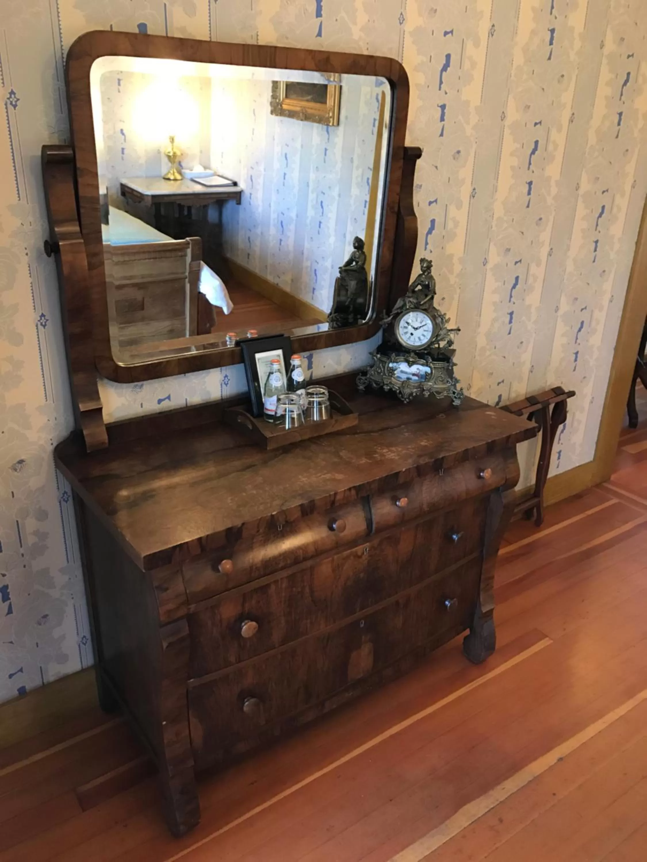 Bedroom in Cosmopolitan Hotel