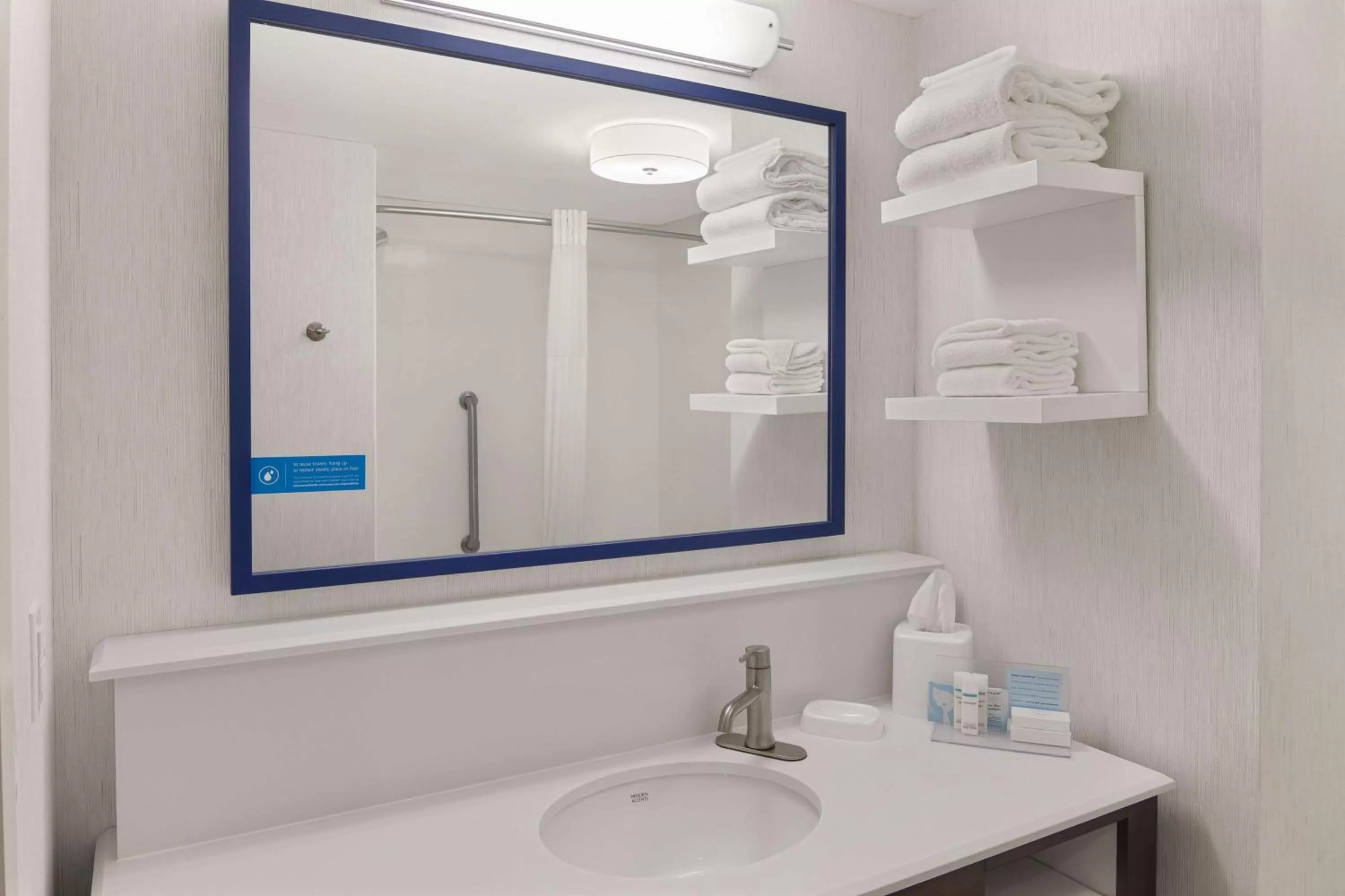 Bathroom in Hampton Inn Lagrange near Callaway Gardens