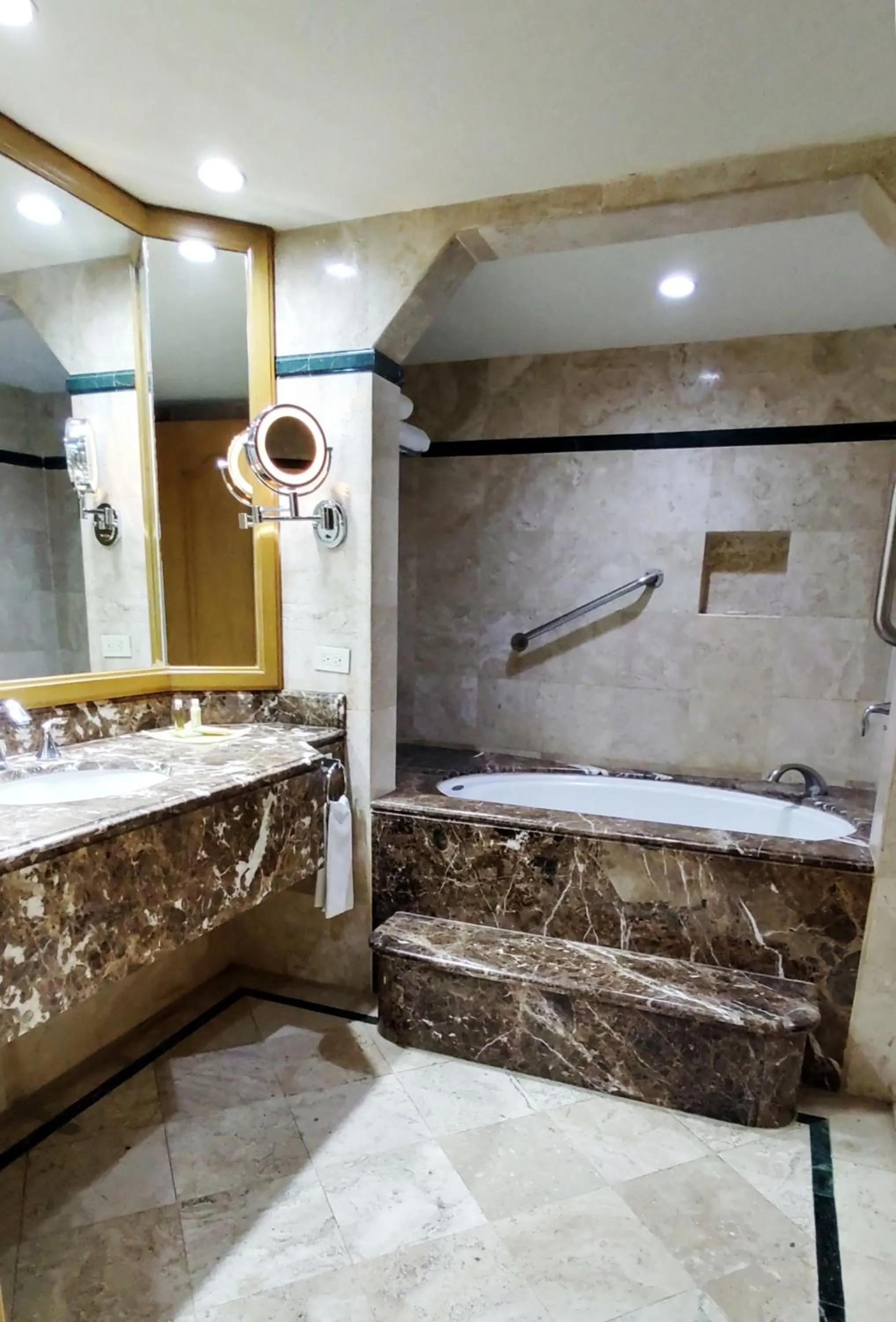 Bathroom in Hotel San Luis Lindavista