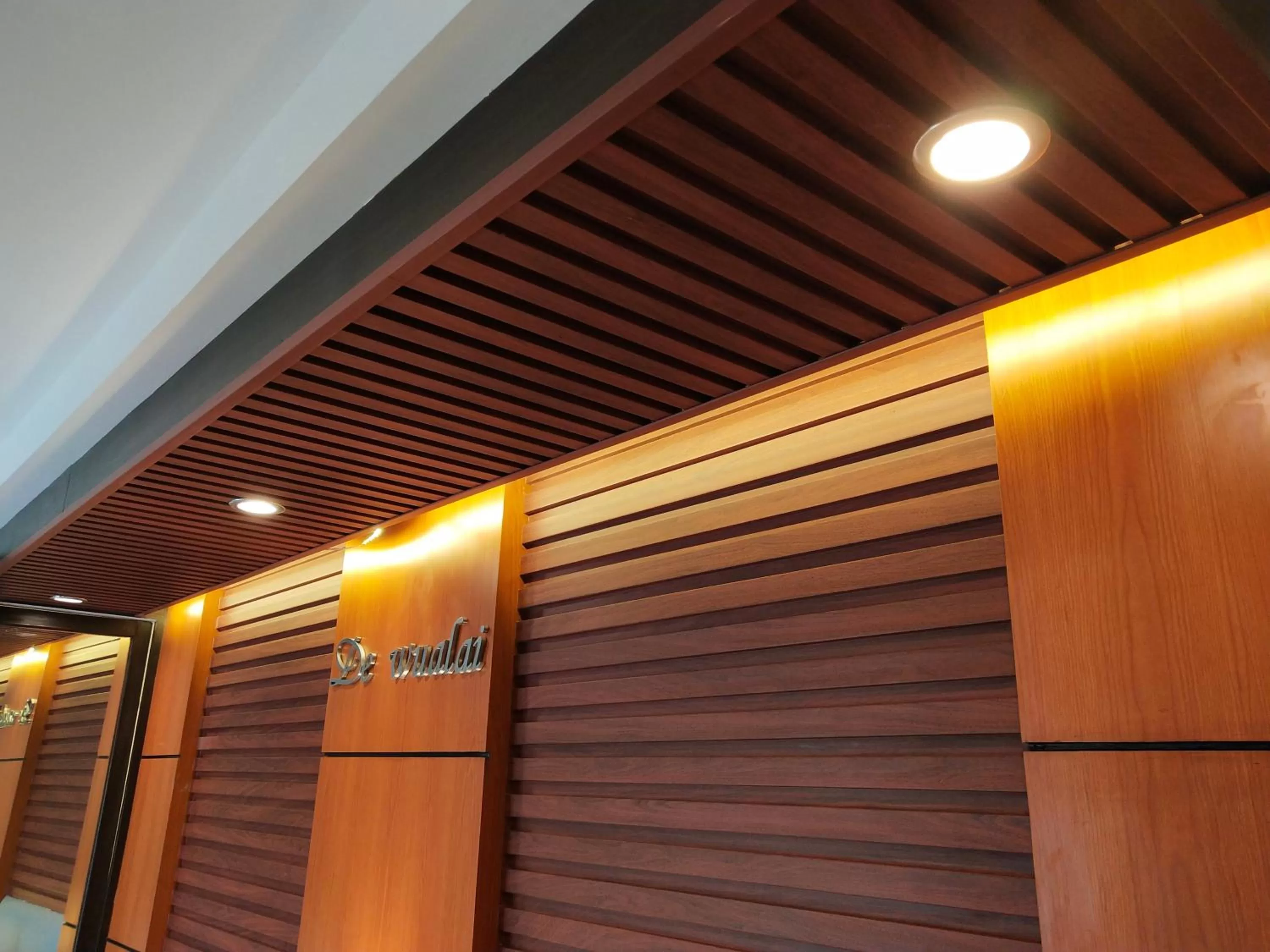 Decorative detail in Hotel De Wualai