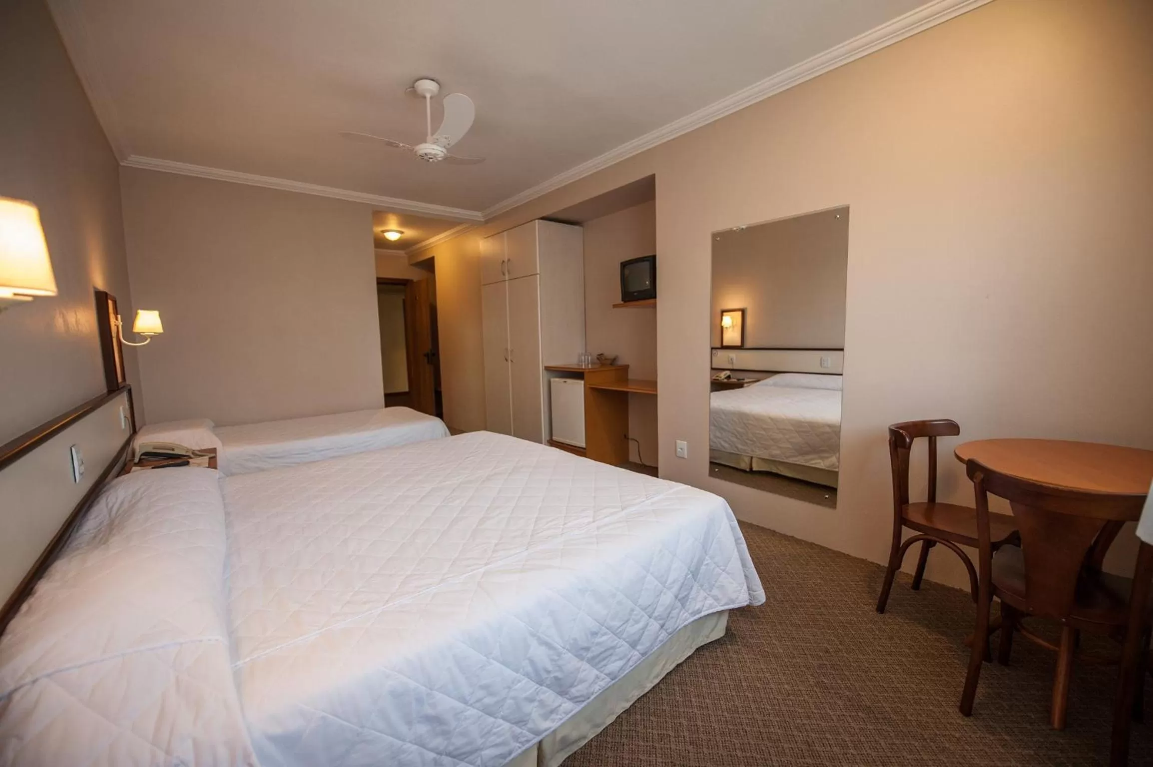 Bedroom, Bed in Farina Park Hotel