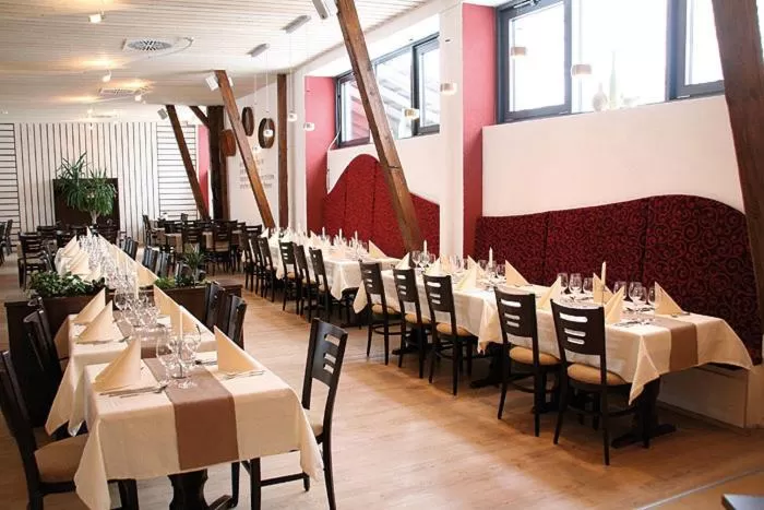 Restaurant/places to eat in Gästehaus und Fewo Lamm Garni