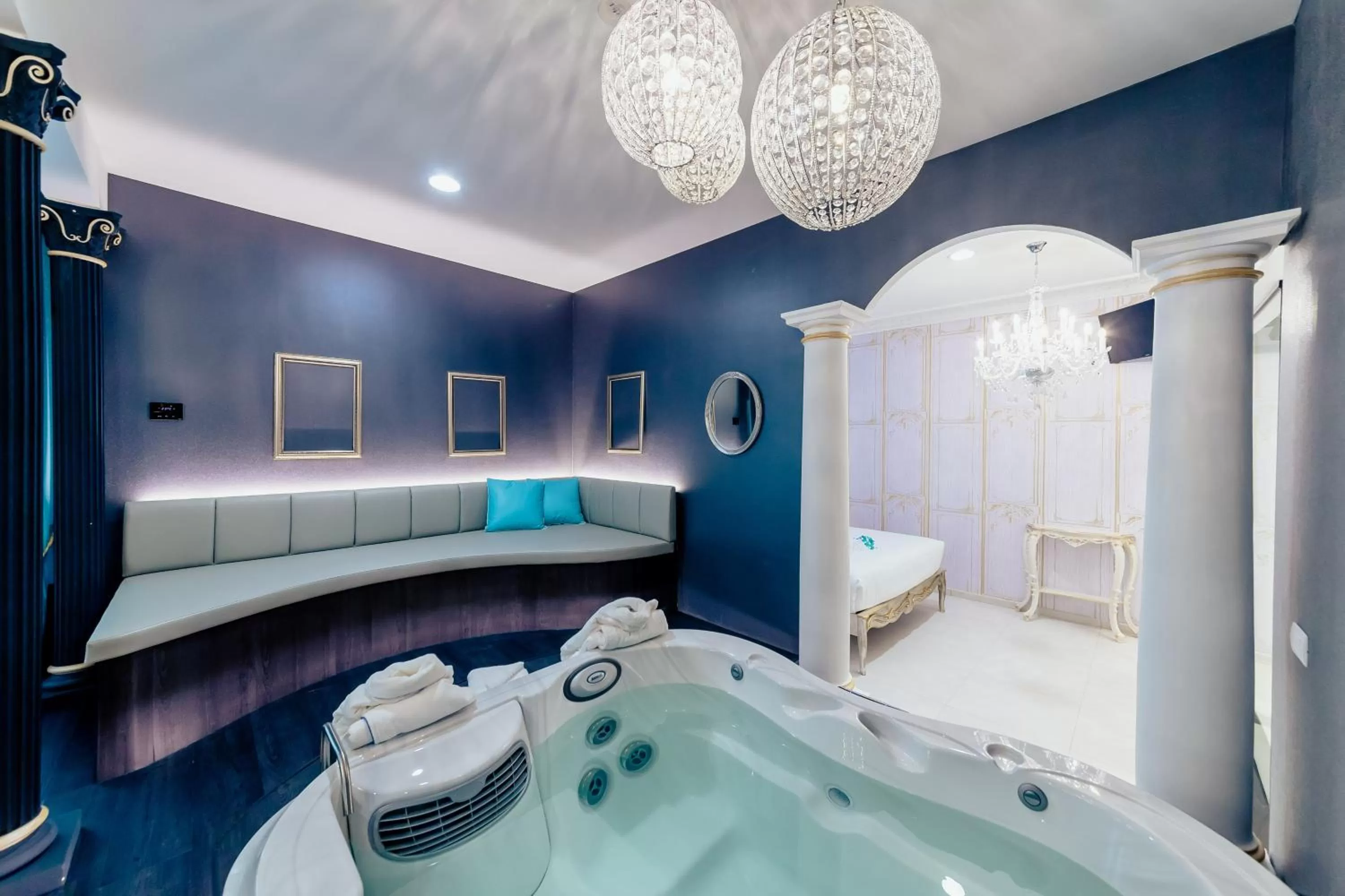 Hot Tub, Bed in Diamante MHotel