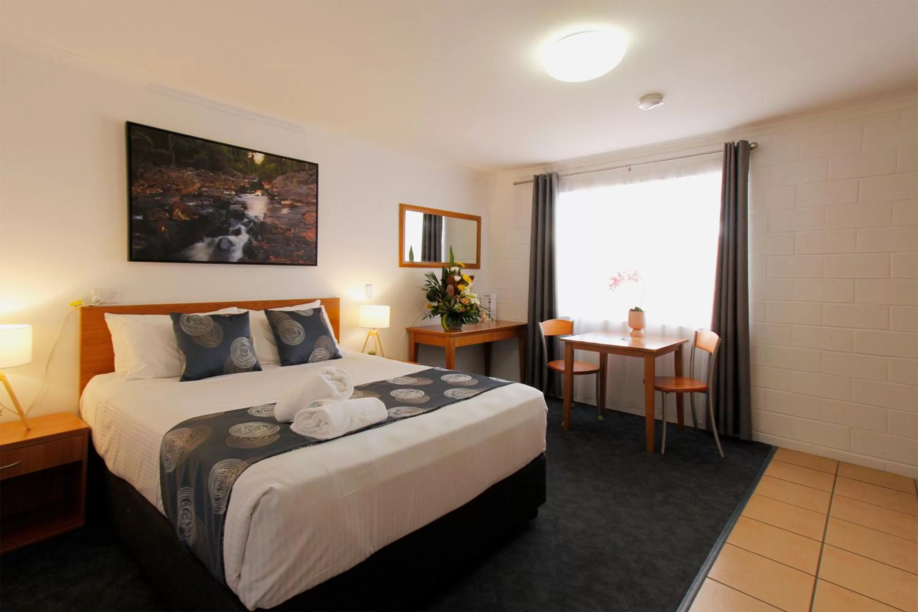 Photo of the whole room, Bed in Windmill Motel & Events Centre