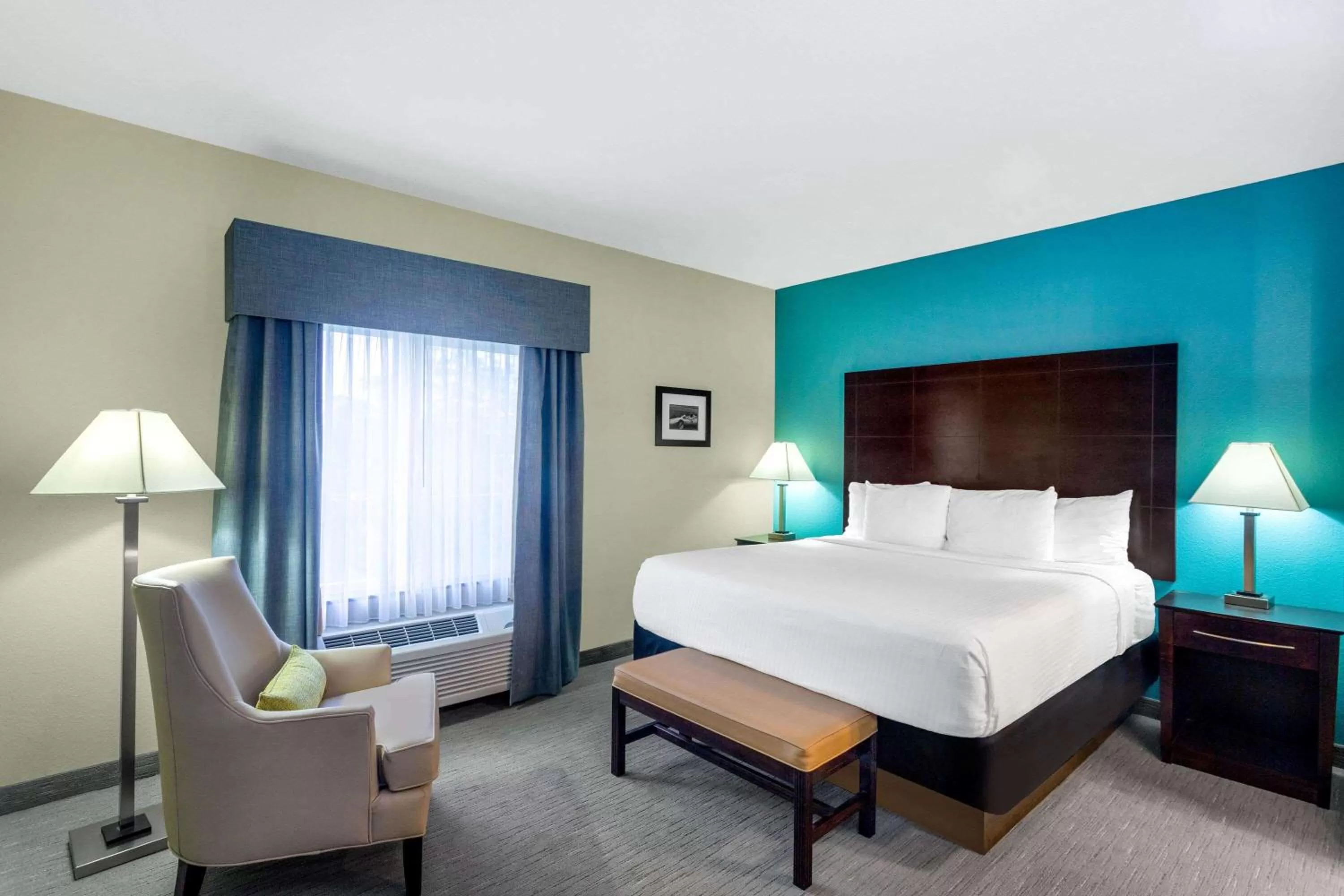 Photo of the whole room, Bed in La Quinta by Wyndham Sebring