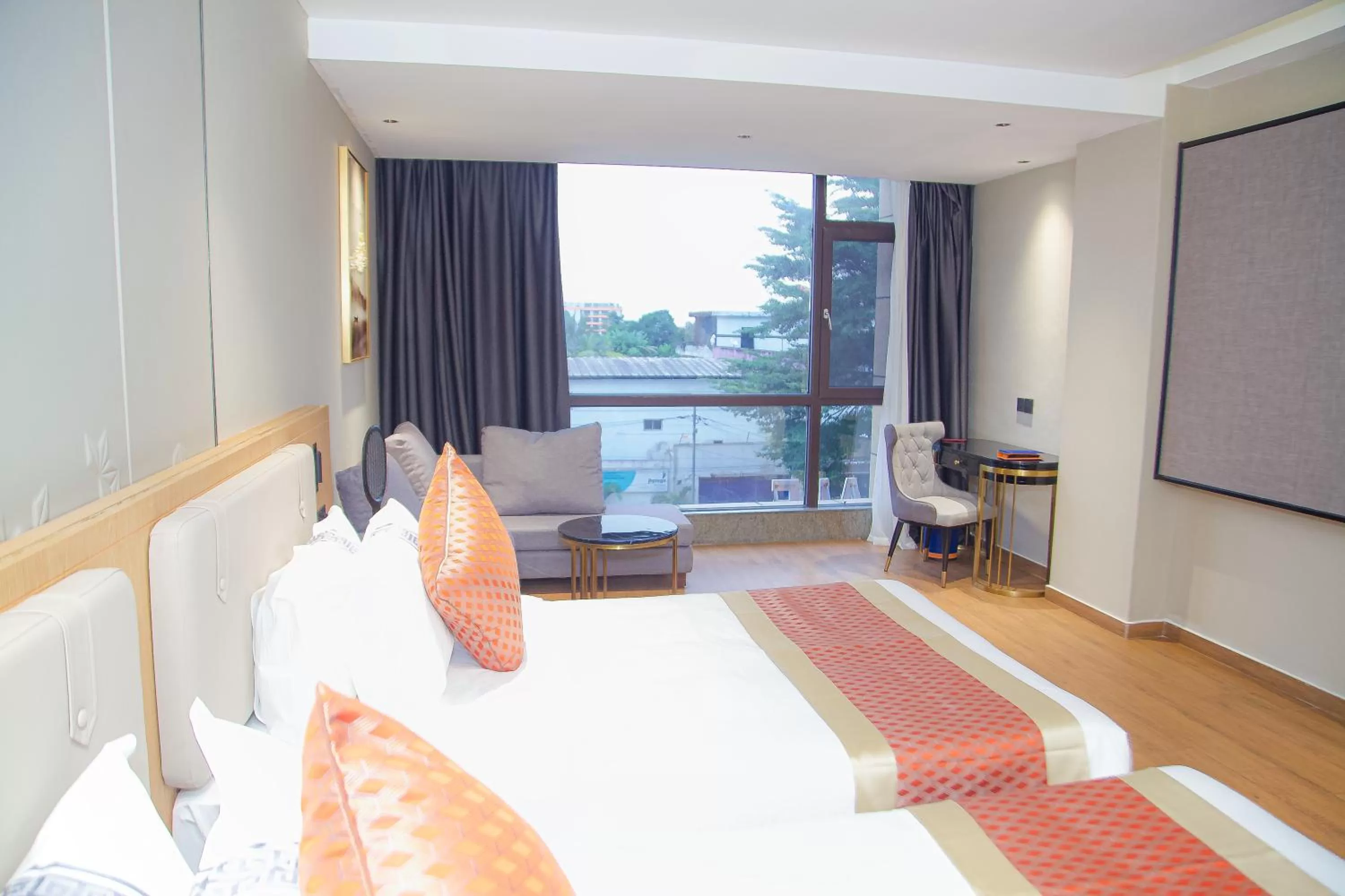 Photo of the whole room, Bed in Hôtel FAMILLE MONDIALE