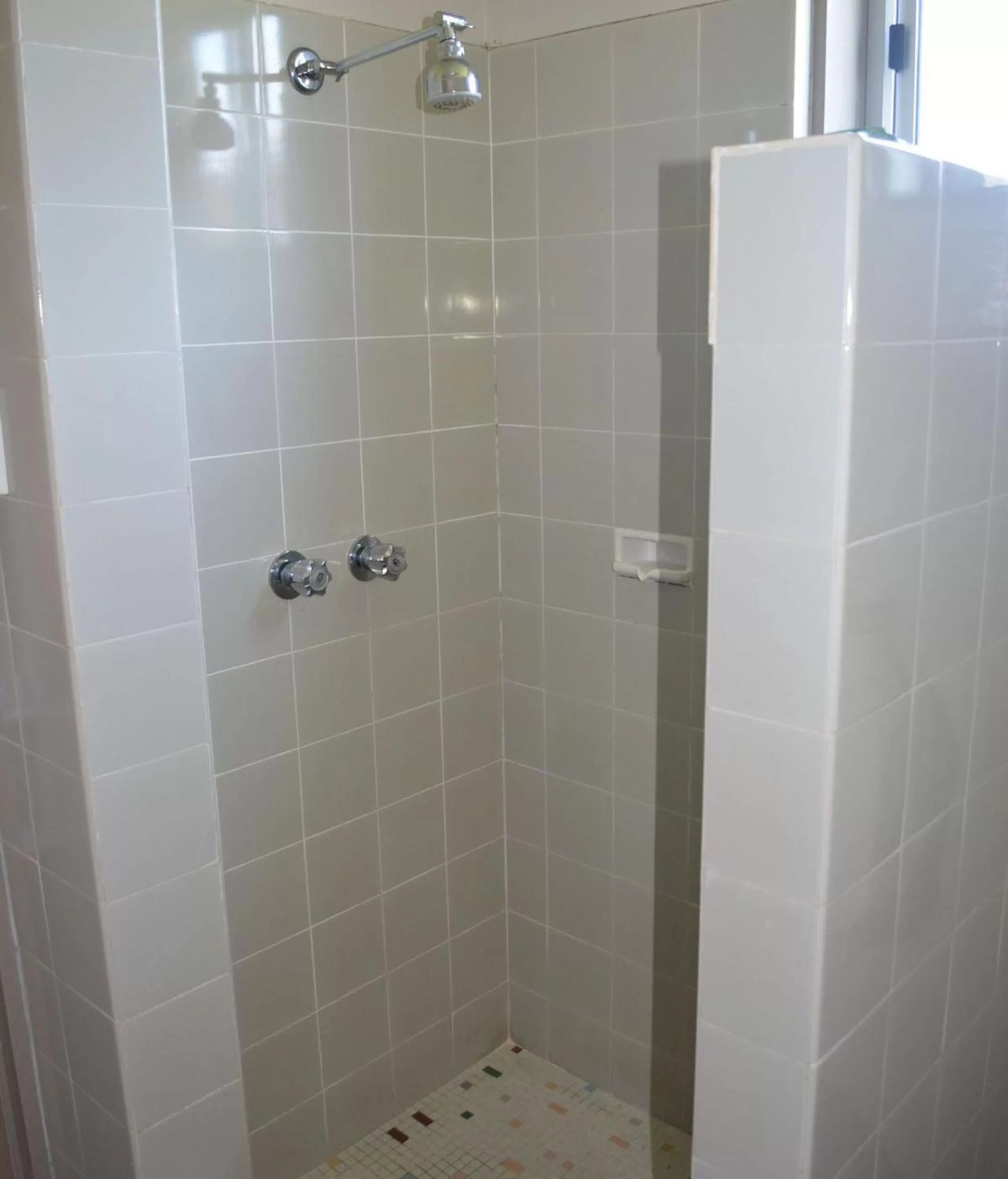 Bathroom in Commercial Hotel Motel Lithgow