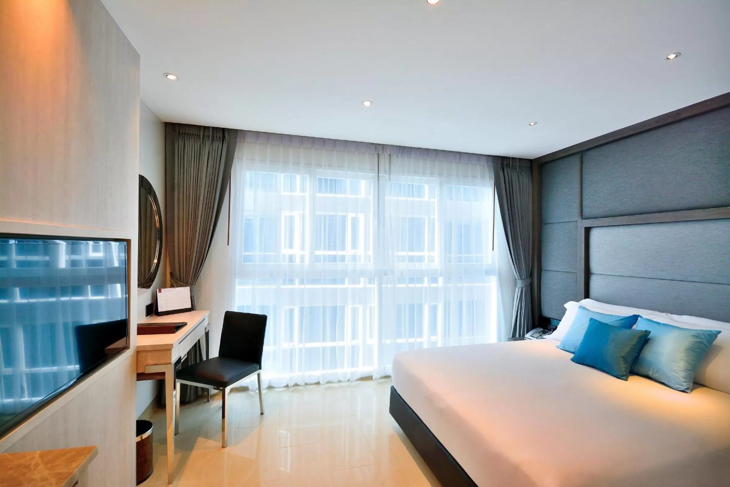 Bedroom, Bed in Shilat Avenue Pattaya