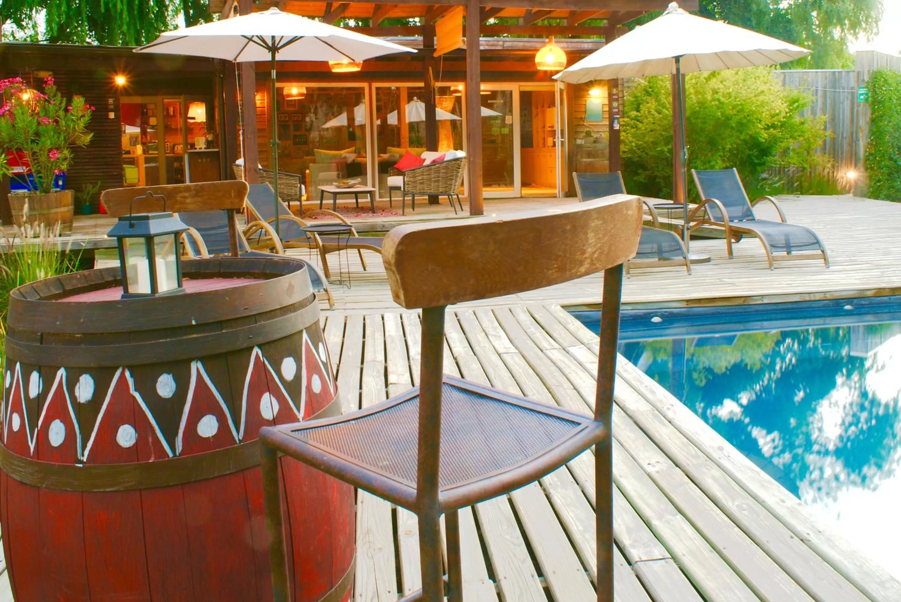 Balcony/Terrace, Swimming Pool in Barrica Lodge
