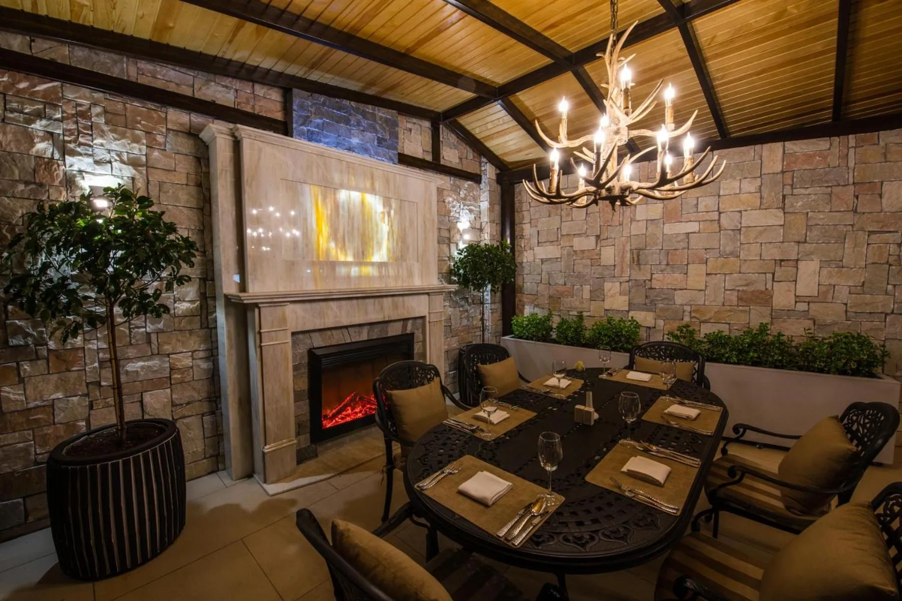 Restaurant/places to eat in LOTTE City Hotels Tashkent Palace