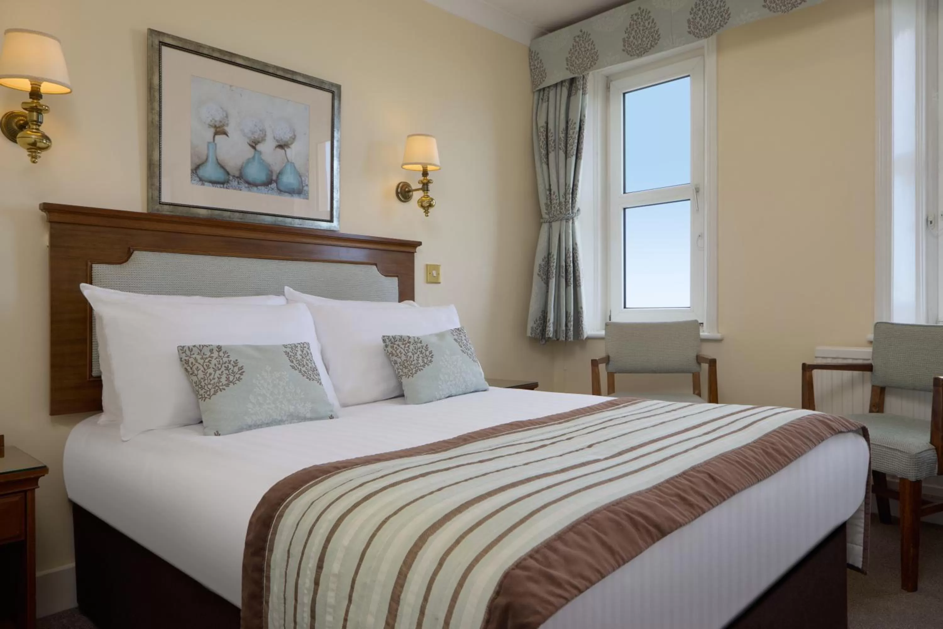 Bedroom, Bed in The Lansdowne, Eastbourne