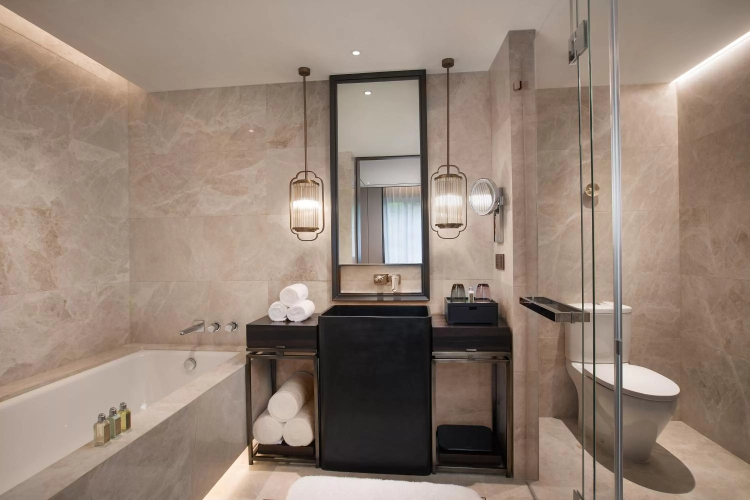 Bathroom in HUALUXE Xi'an Tanghua by IHG