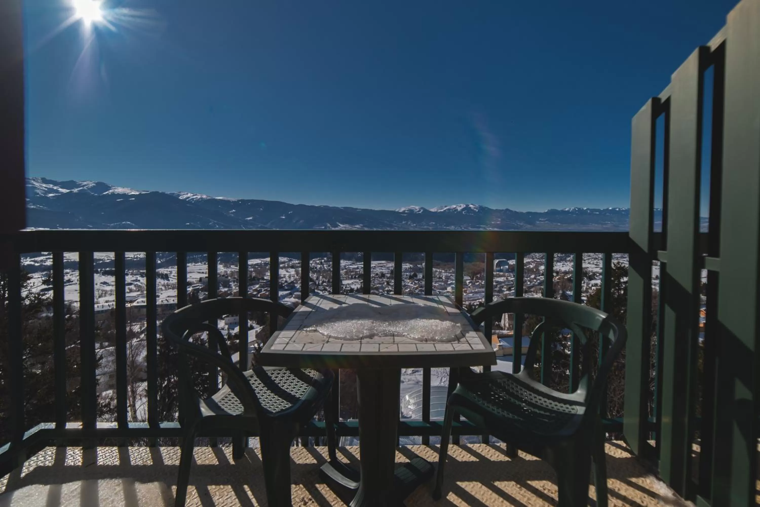Bedroom in Hotel des Pyrénées