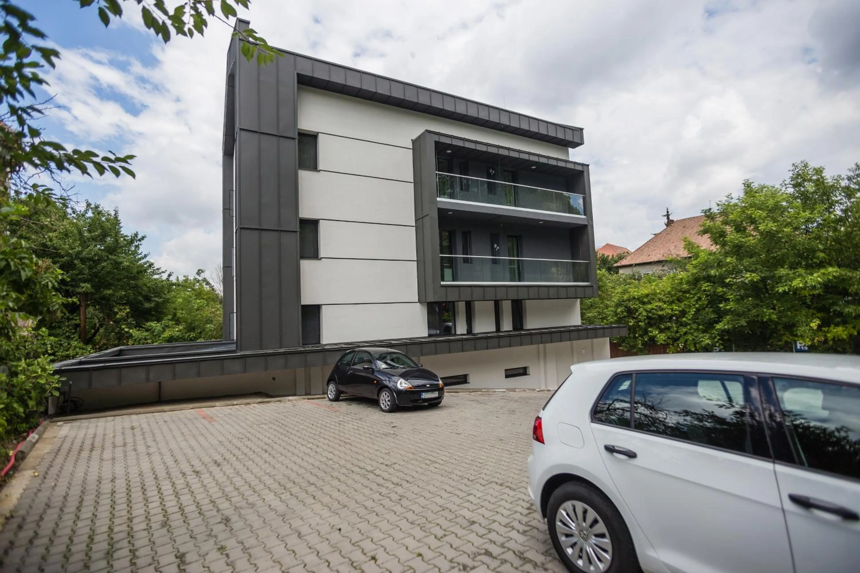 Property building in Lol et Lola Hotel