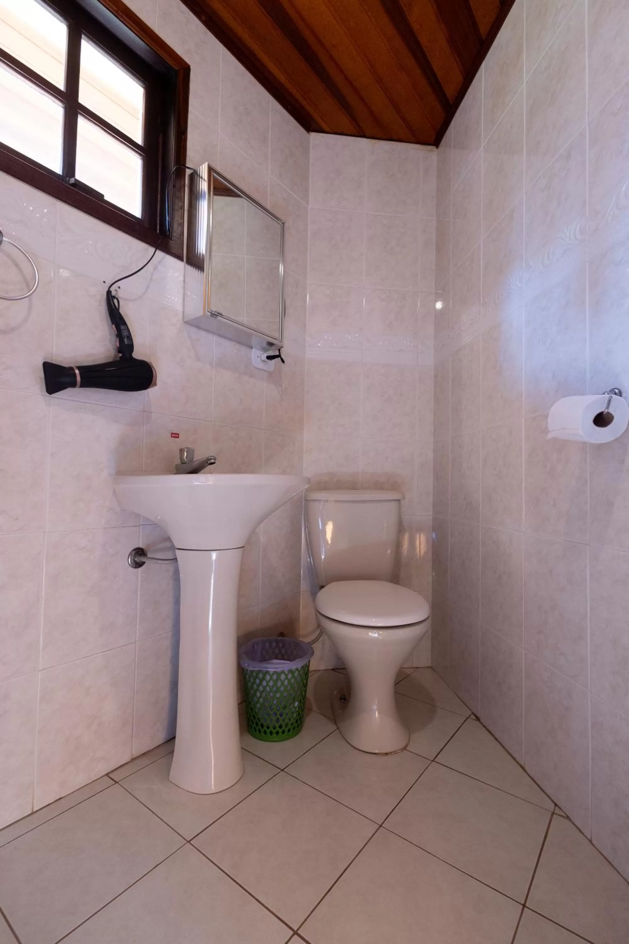 Bathroom in Chalés 3 Pinheiros