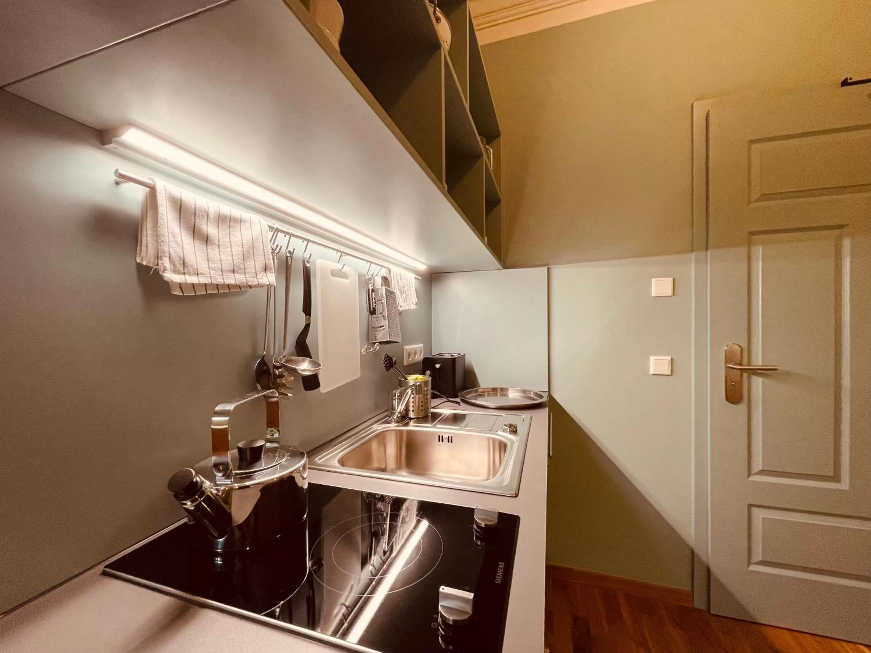 Kitchen or kitchenette in Gästehaus Phantasie