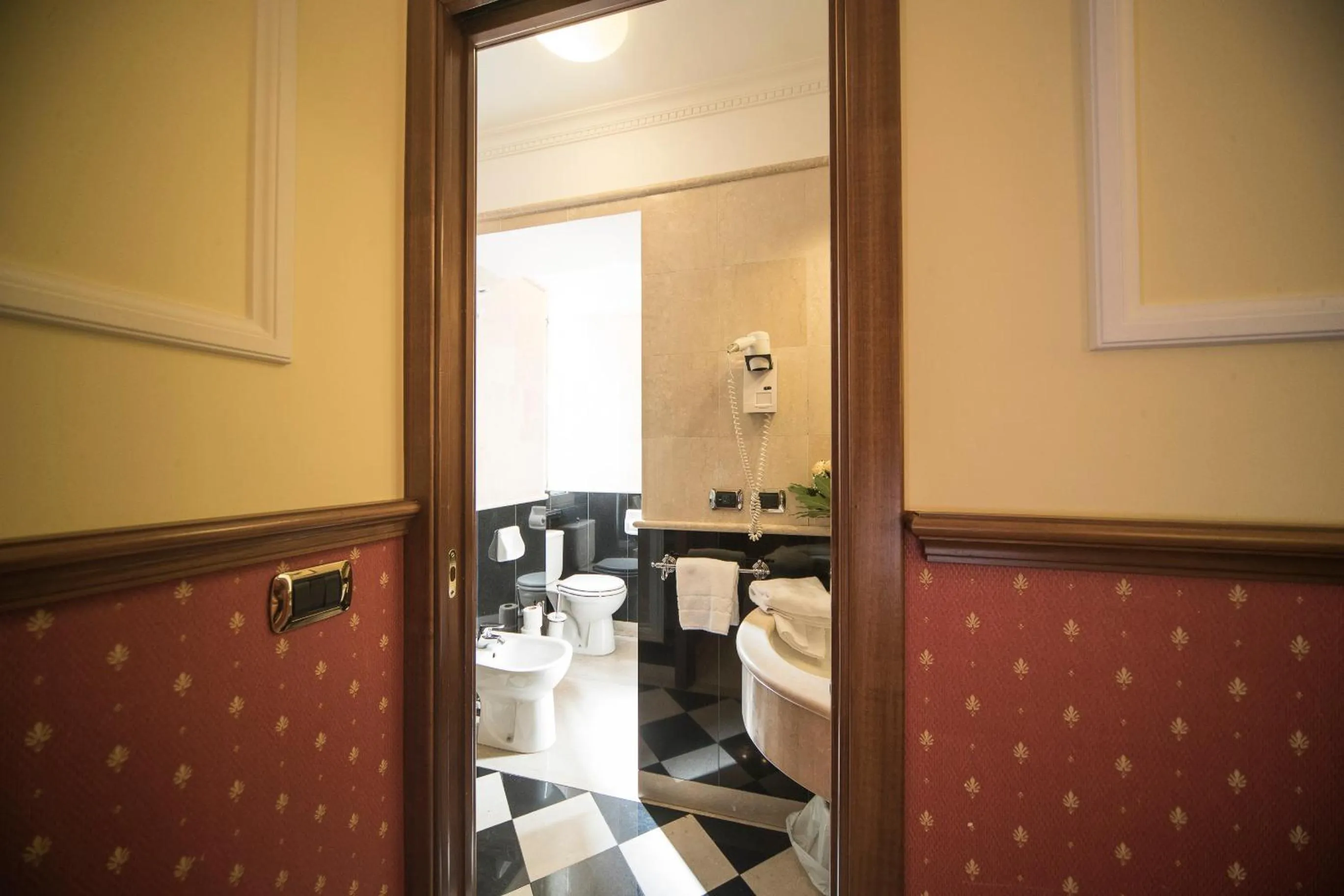 Bathroom in Hotel Donatello