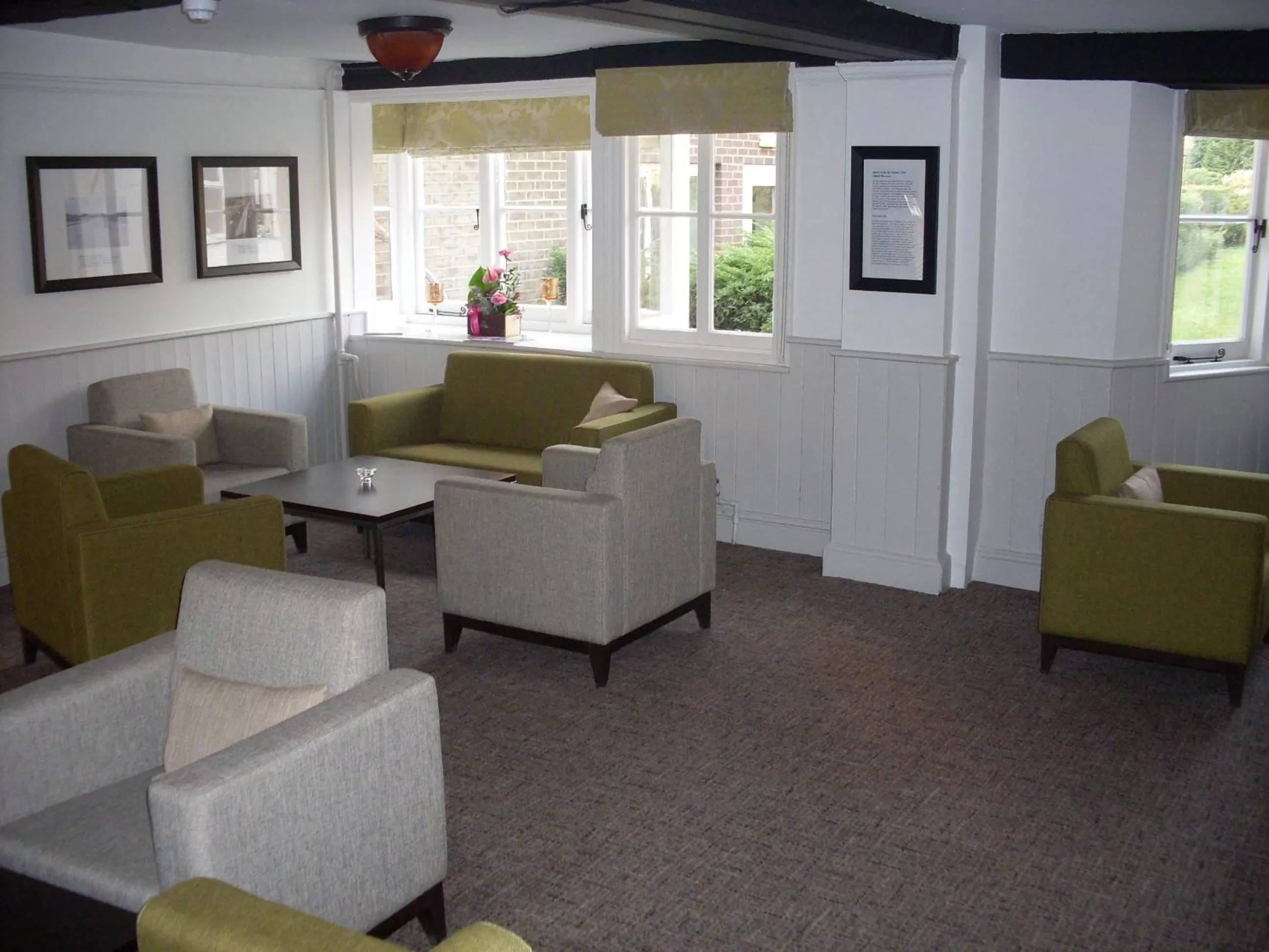 Lounge or bar in Aubrey Park Hotel