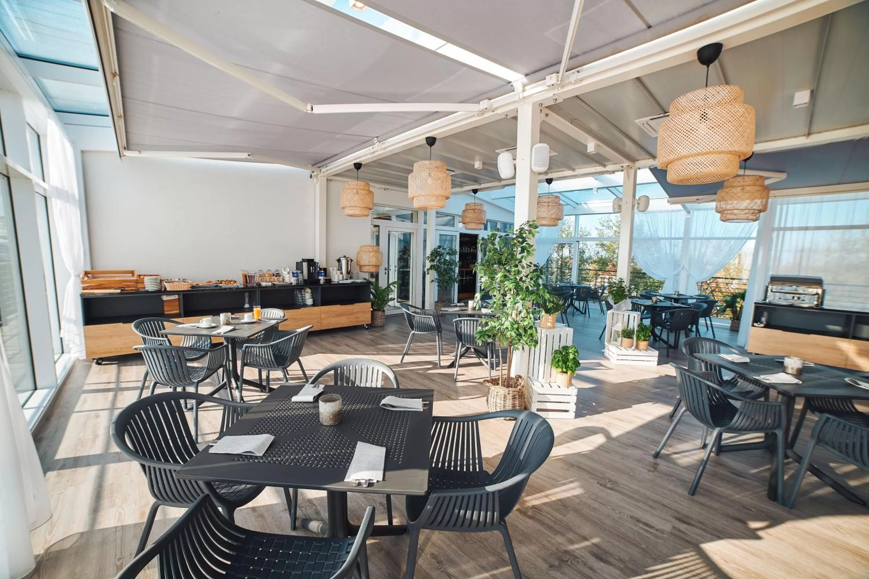 Restaurant/places to eat in Molo Park Mielno