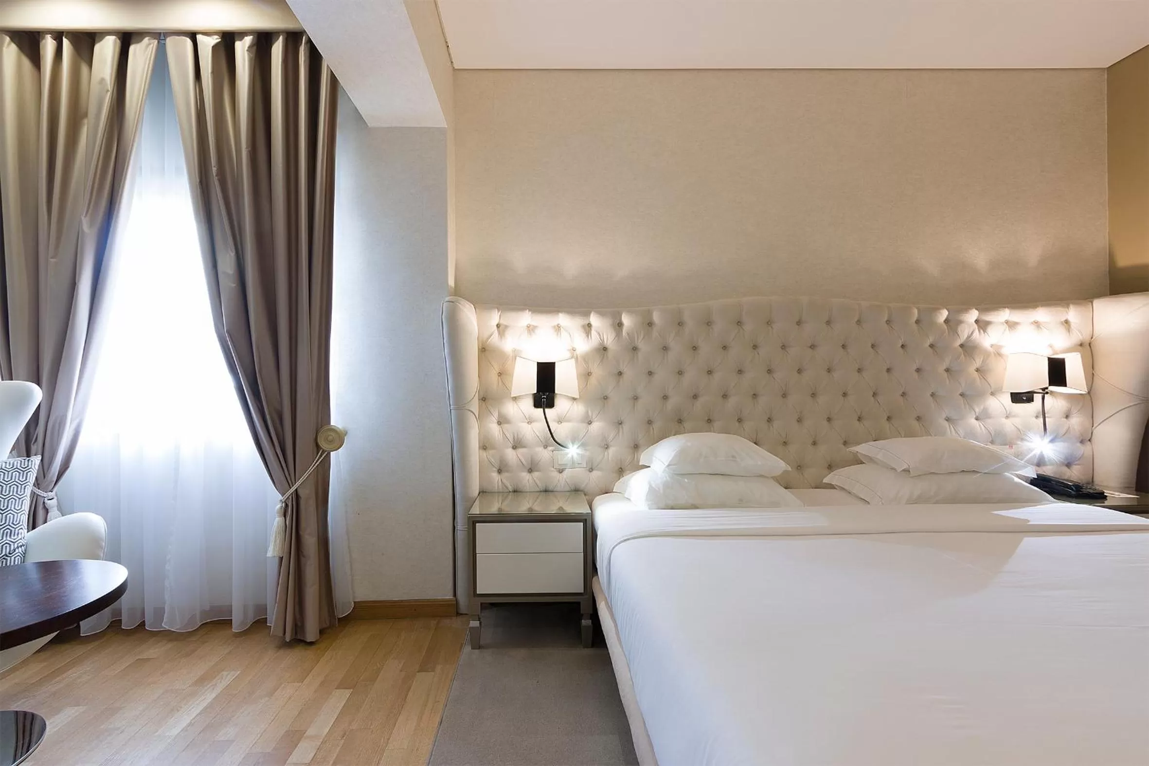 Toilet, Bed in Hotel Meira