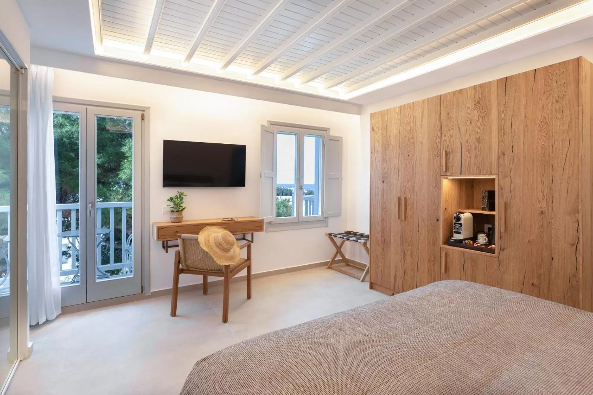 Photo of the whole room, Bed in Elena Hotel Mykonos