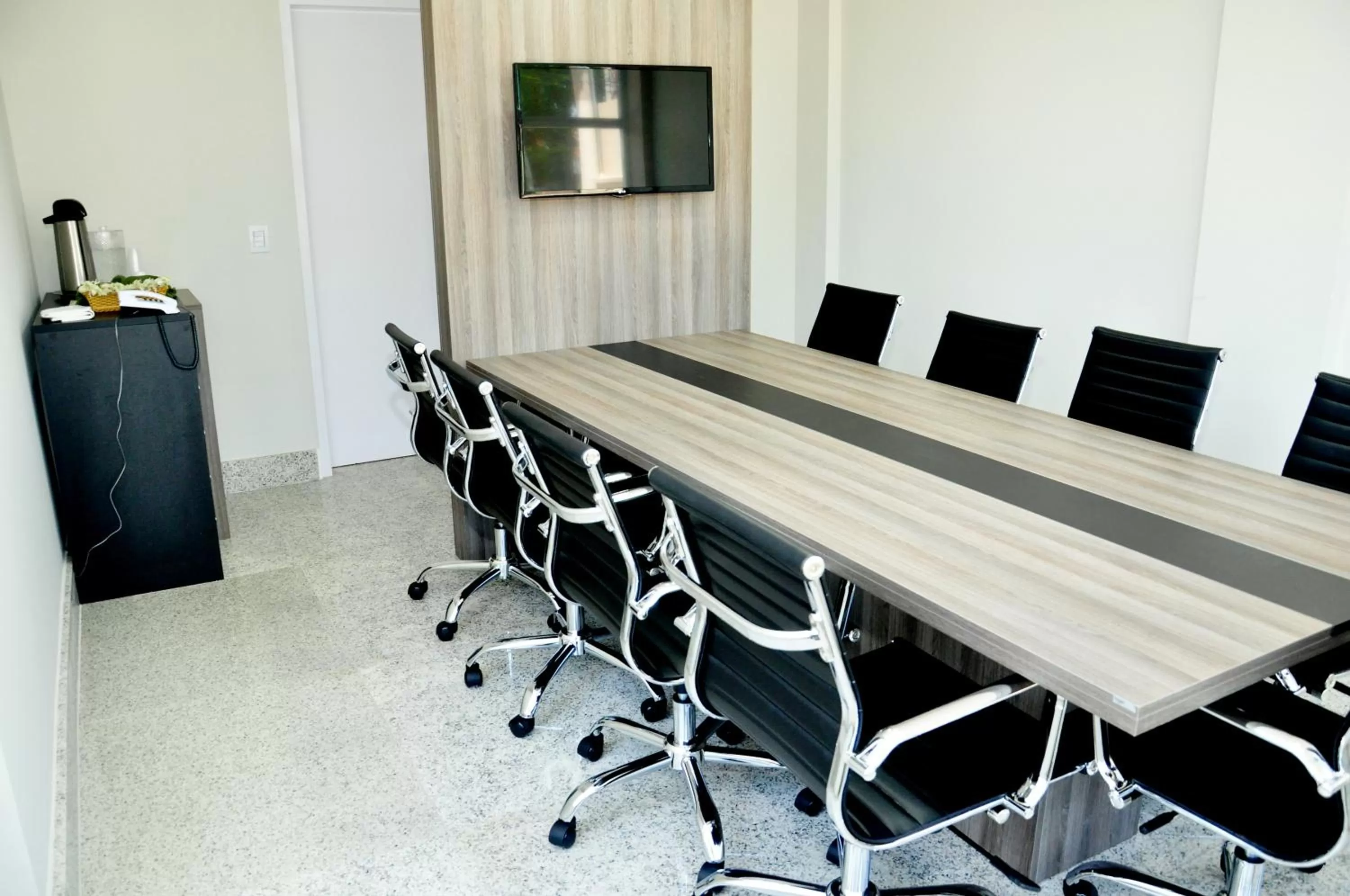 Business facilities, Dining Area in Hotel Mohave