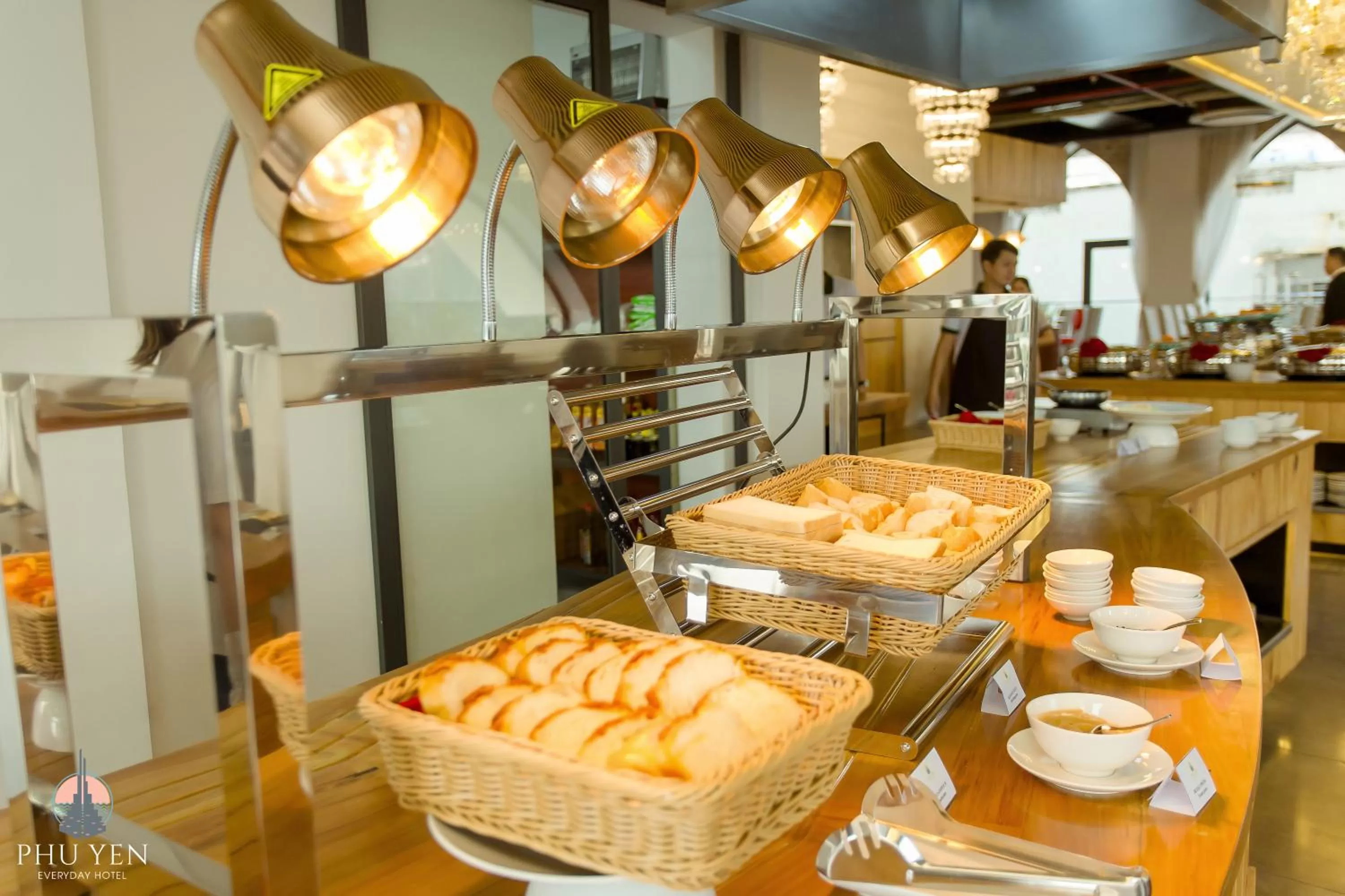 Restaurant/places to eat in PHÚ YÊN EVERYDAY HOTEL