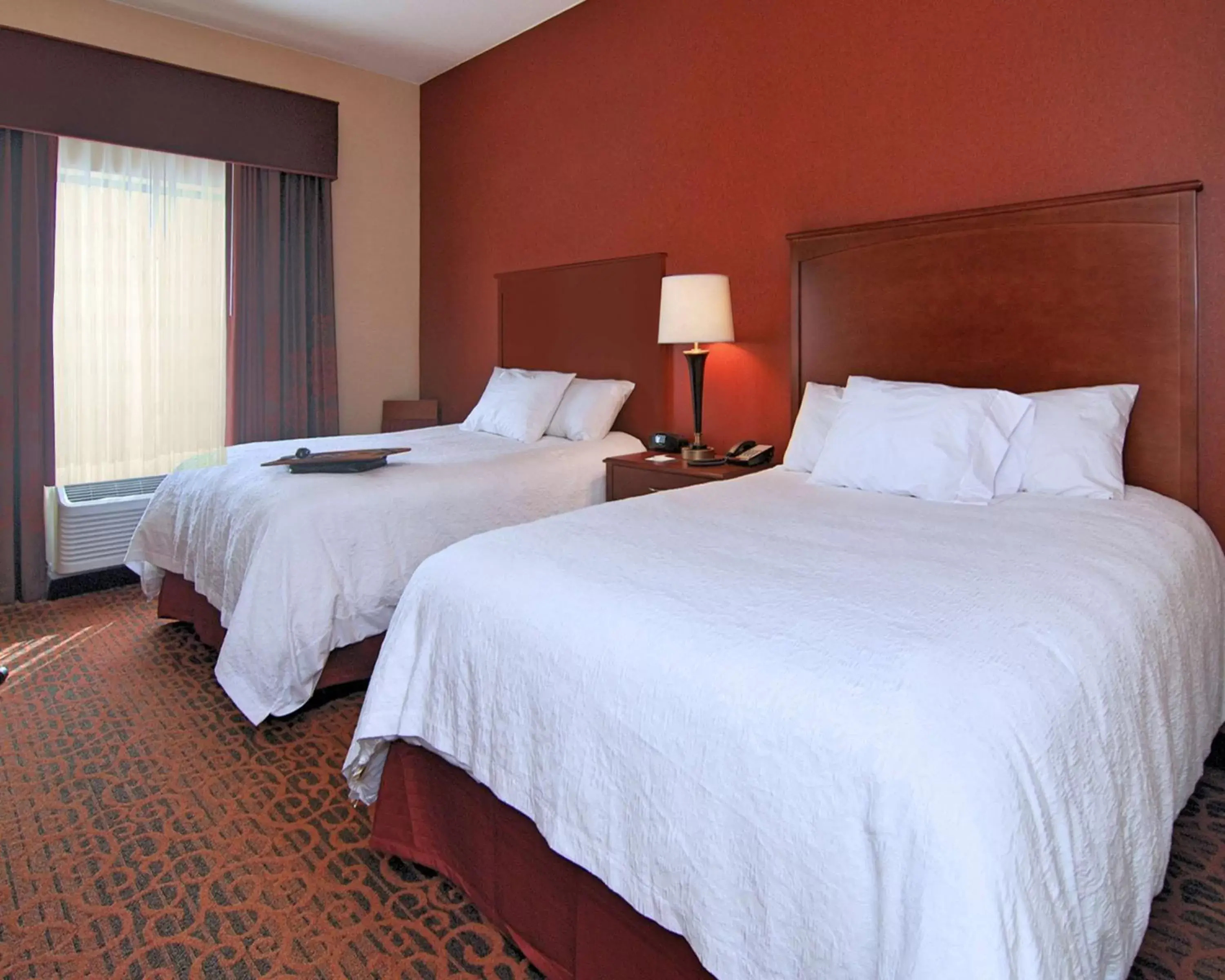 Two Queen Mobile/Hearing Acessible with Tub Non-Smoking in Hampton Inn Troy Two Queen Mobile/Hearing Acessible with Tub Non-Smoking in Hampton Inn Troy