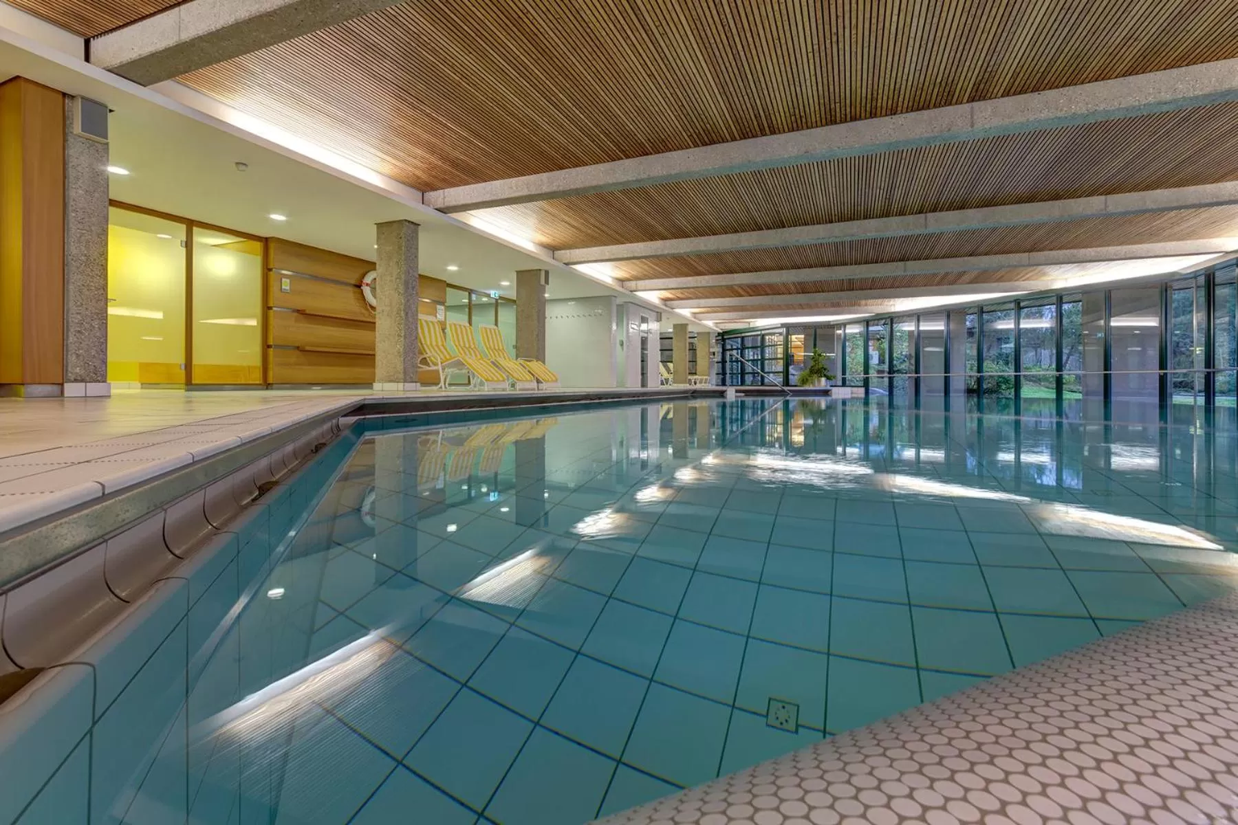 Swimming pool in Collegium Glashütten