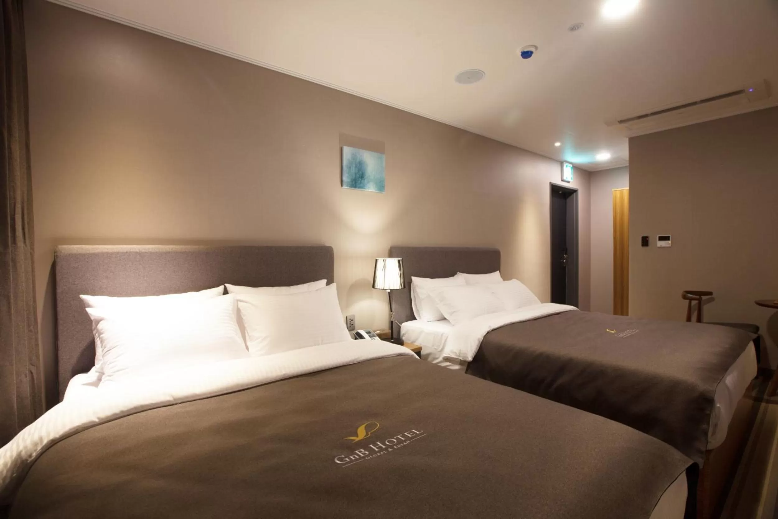 Deluxe Twin Room in GnB Hotel