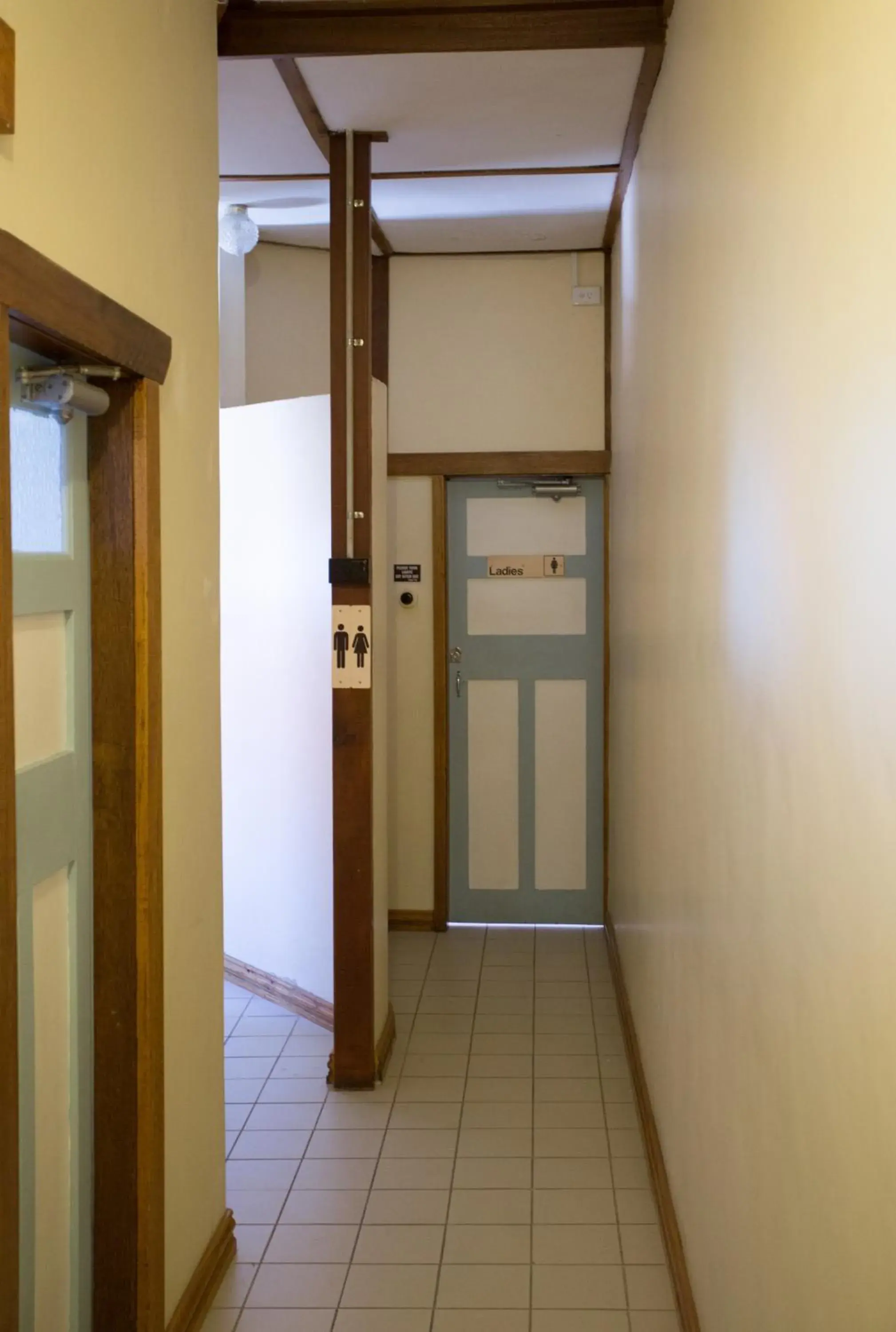 Basic Triple Room in Katoomba Mountain Lodge Basic Triple Room in Katoomba Mountain Lodge