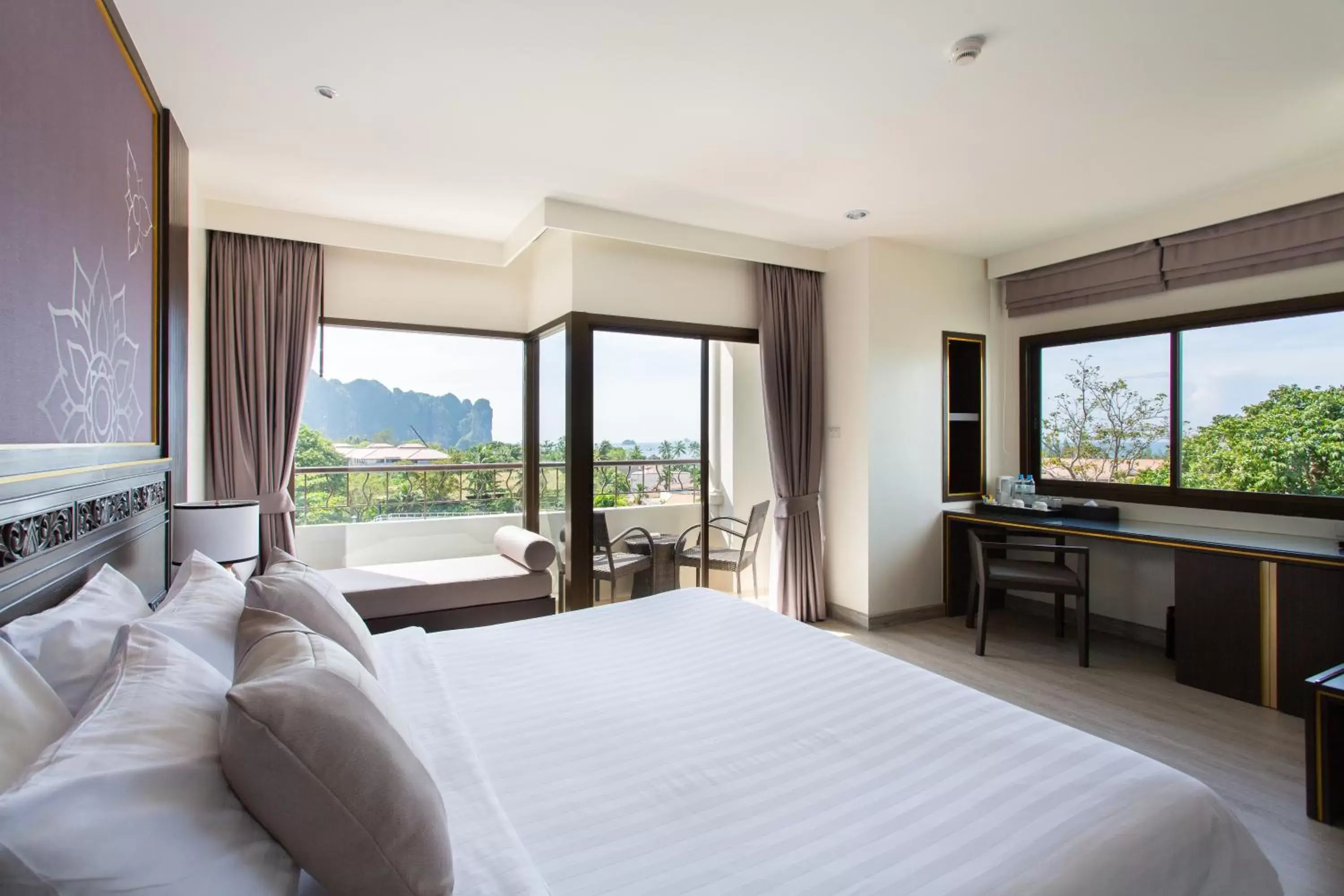 Deluxe Double Room with Sea View in Krabi Heritage Hotel Deluxe Double Room with Sea View in Krabi Heritage Hotel