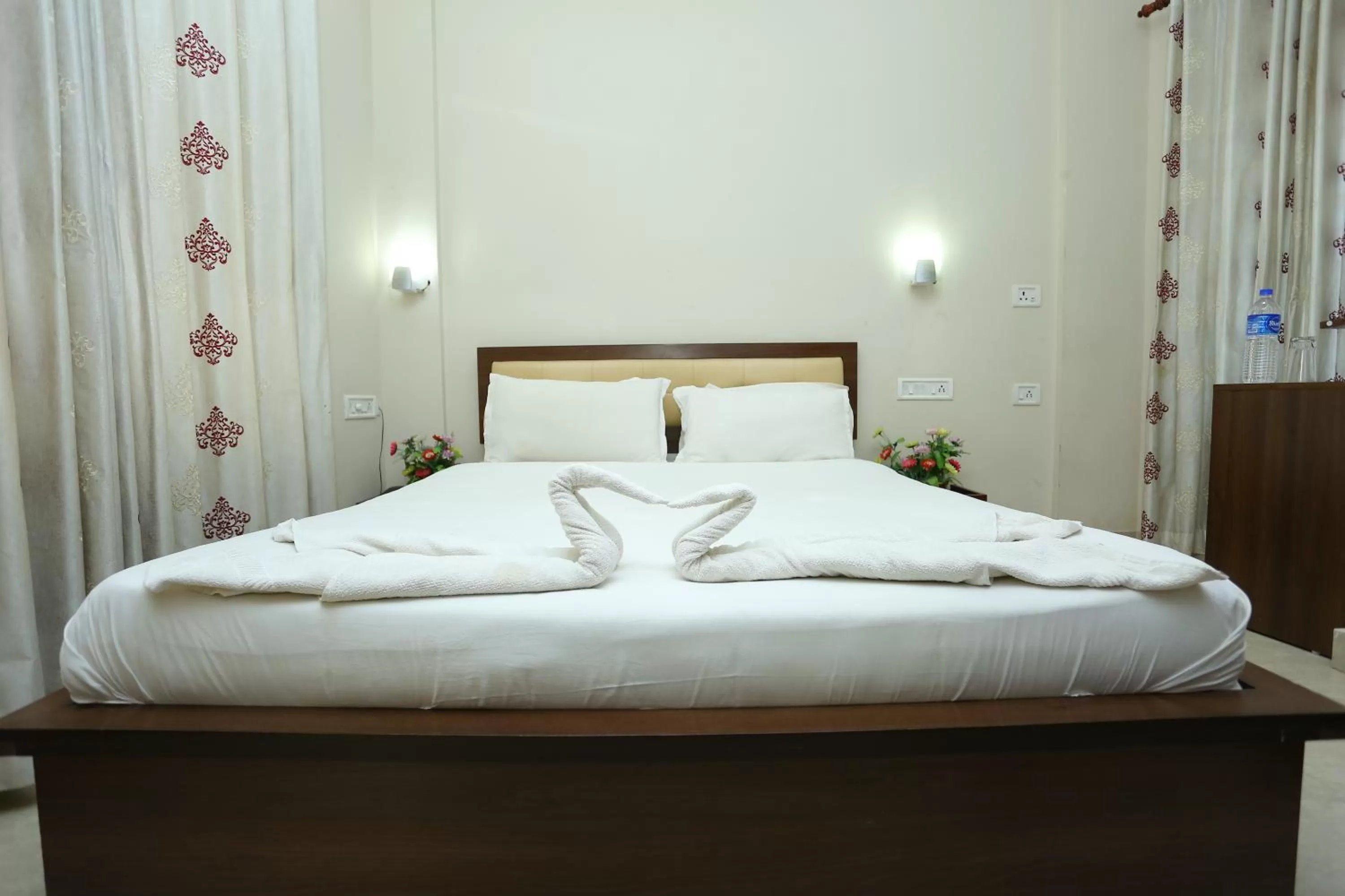 Photo of the whole room, Bed in Hotel Innate Inn