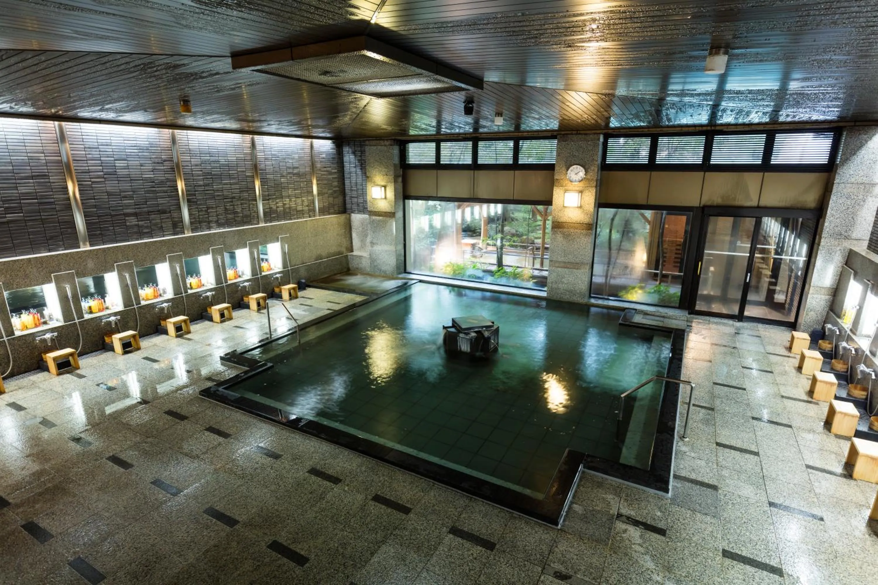 Hot Spring Bath in Rurikoh