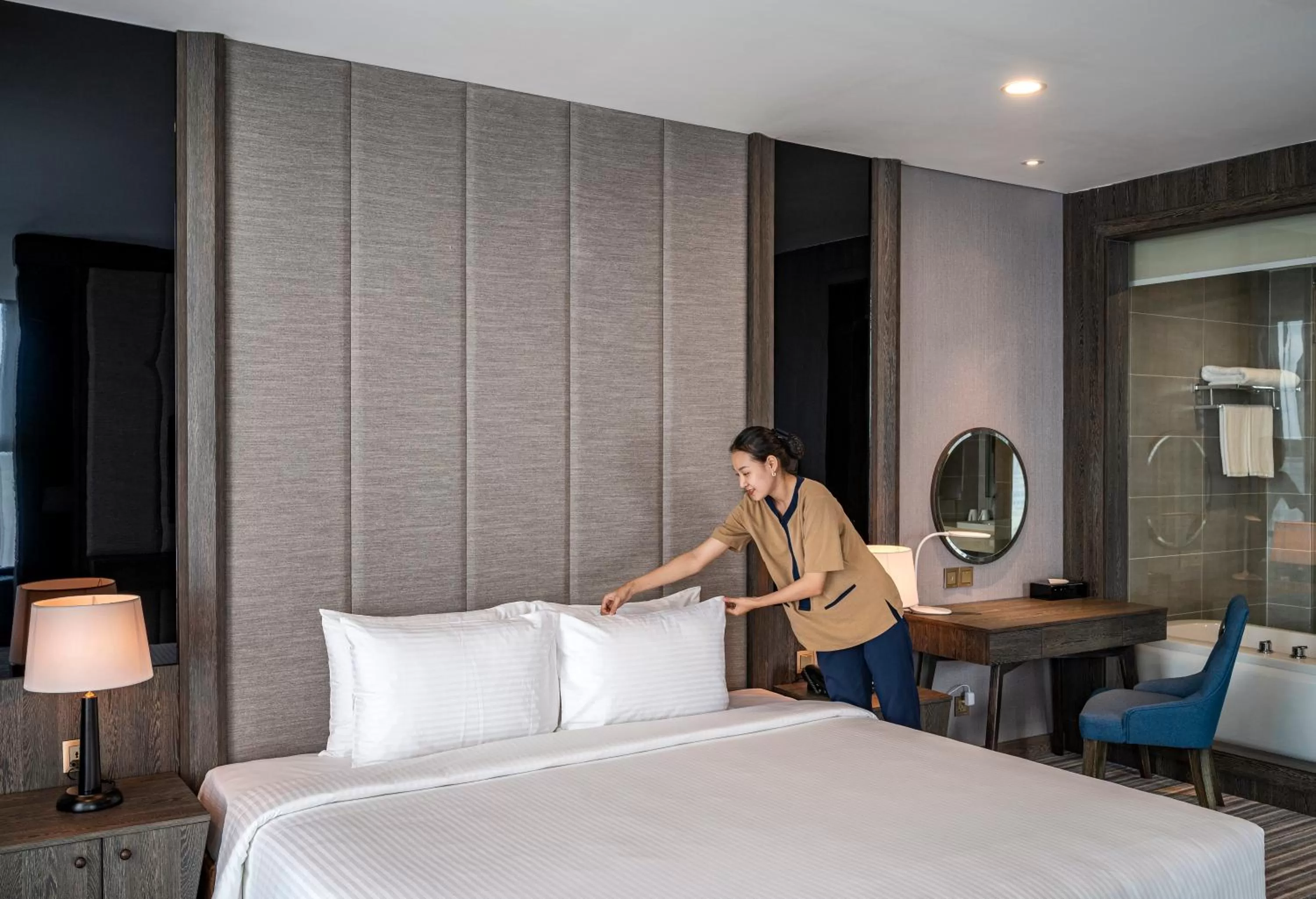 Bed in Muong Thanh Luxury Saigon Hotel