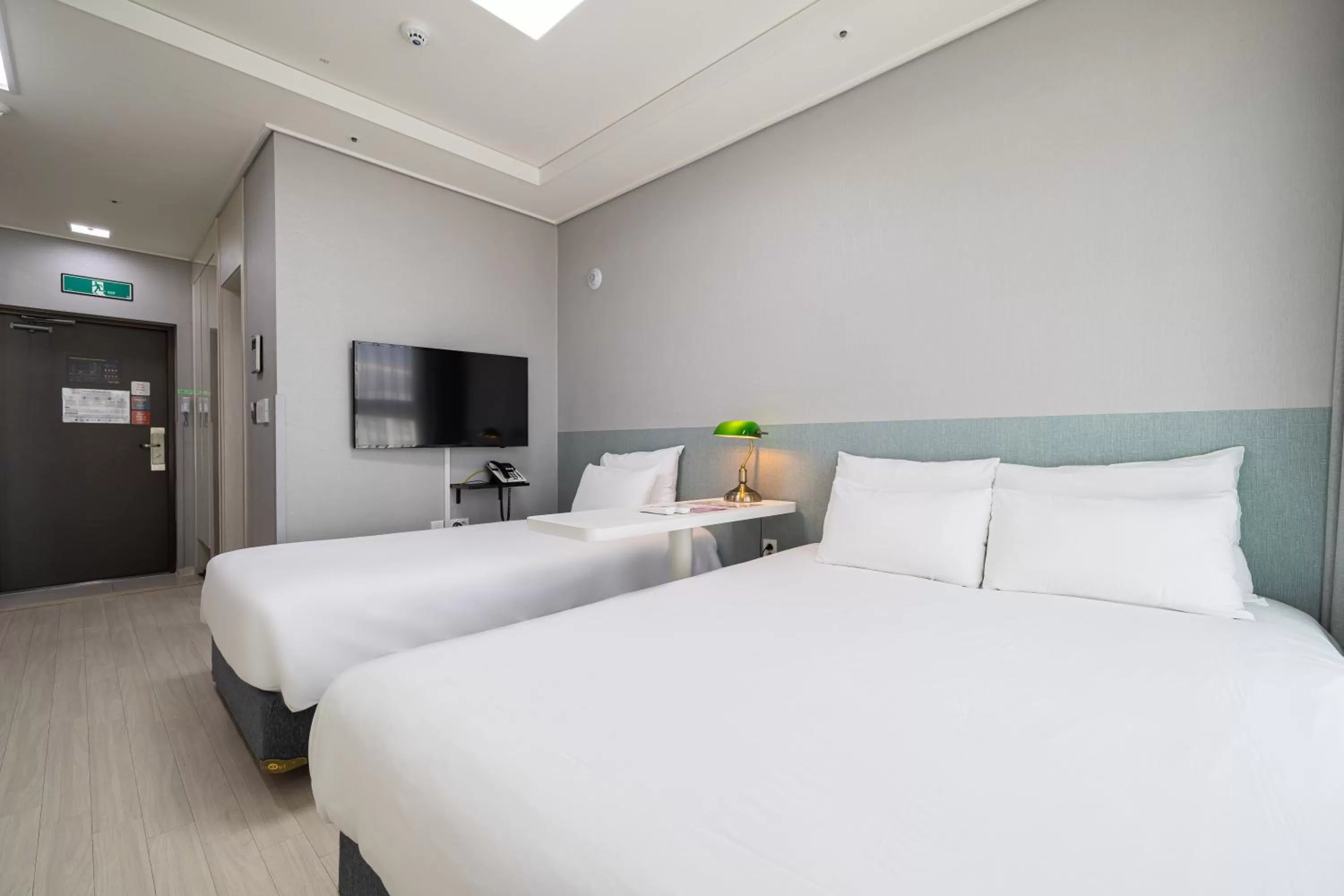 Bed in GL City Hotel Incheon Airport