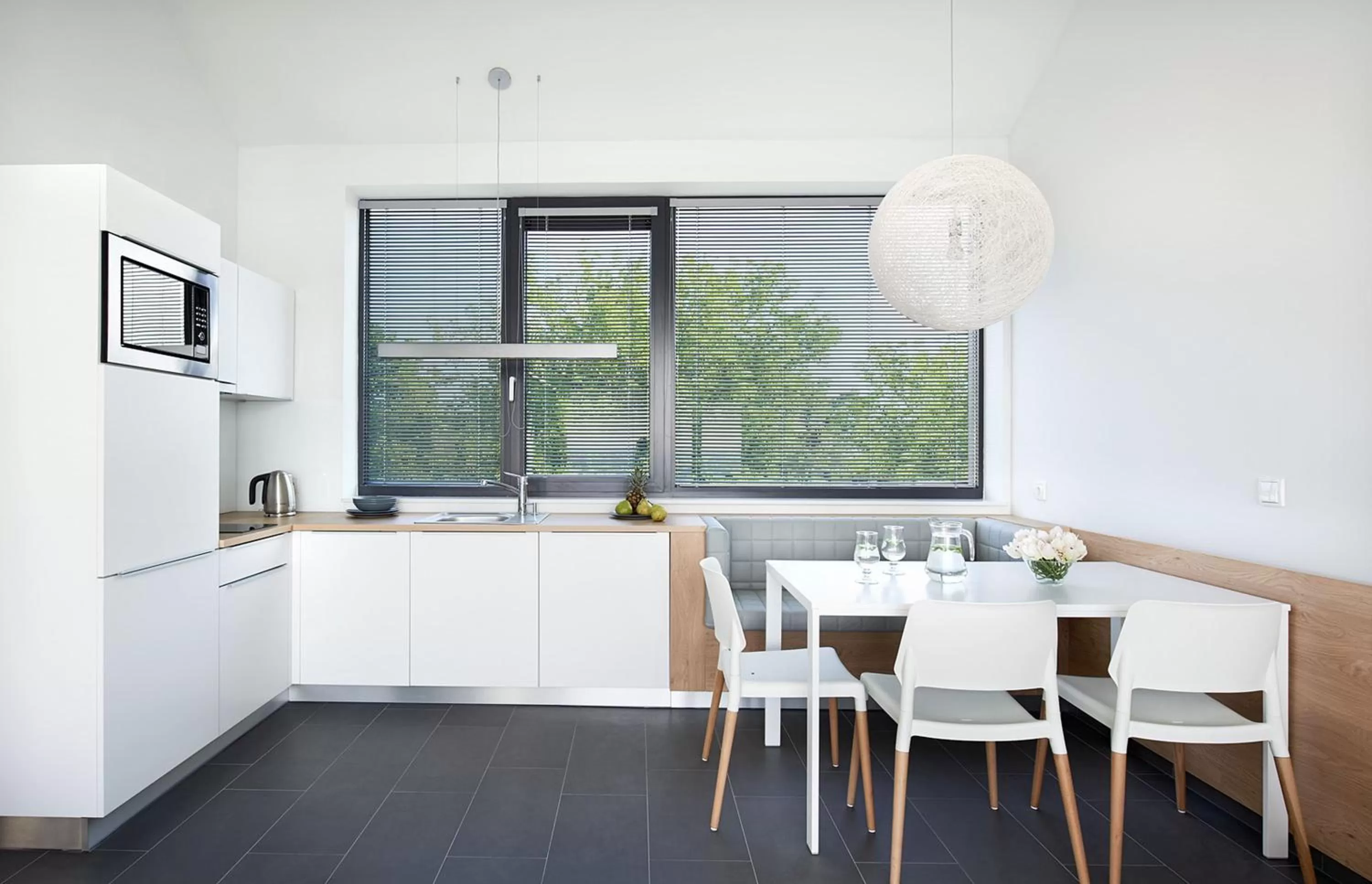 Seating area in Boulevard Ustronie Morskie by Zdrojowa