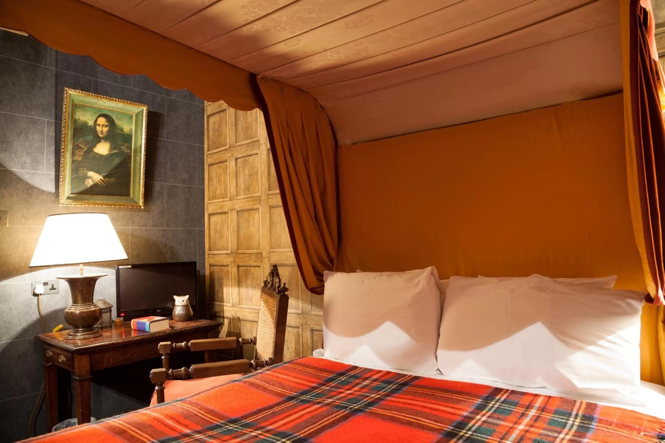 Bed in Georgian House Hotel