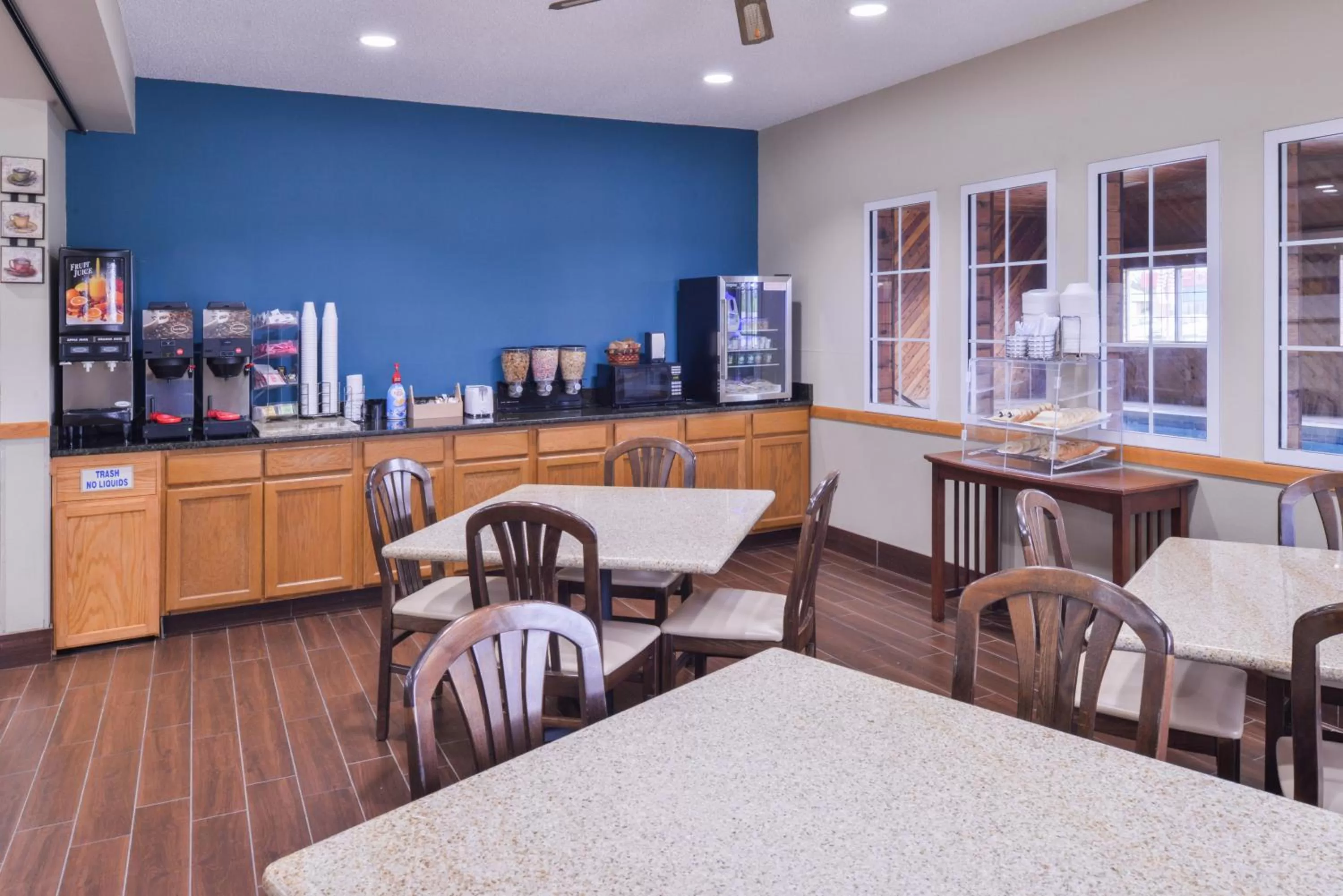 Restaurant/places to eat in Regency Inn Geneseo IL I-80