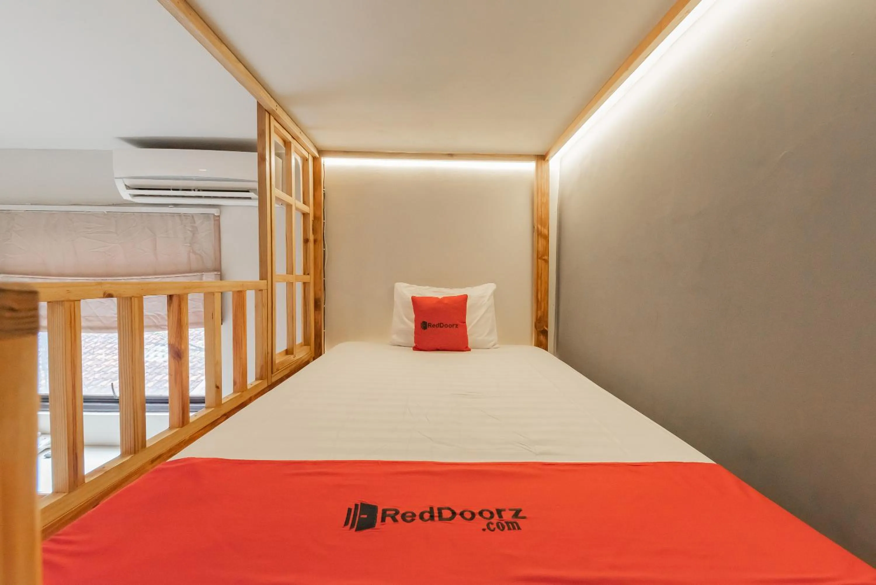 Bedroom, Bed in RedDoorz Plus near Asia Afrika 3