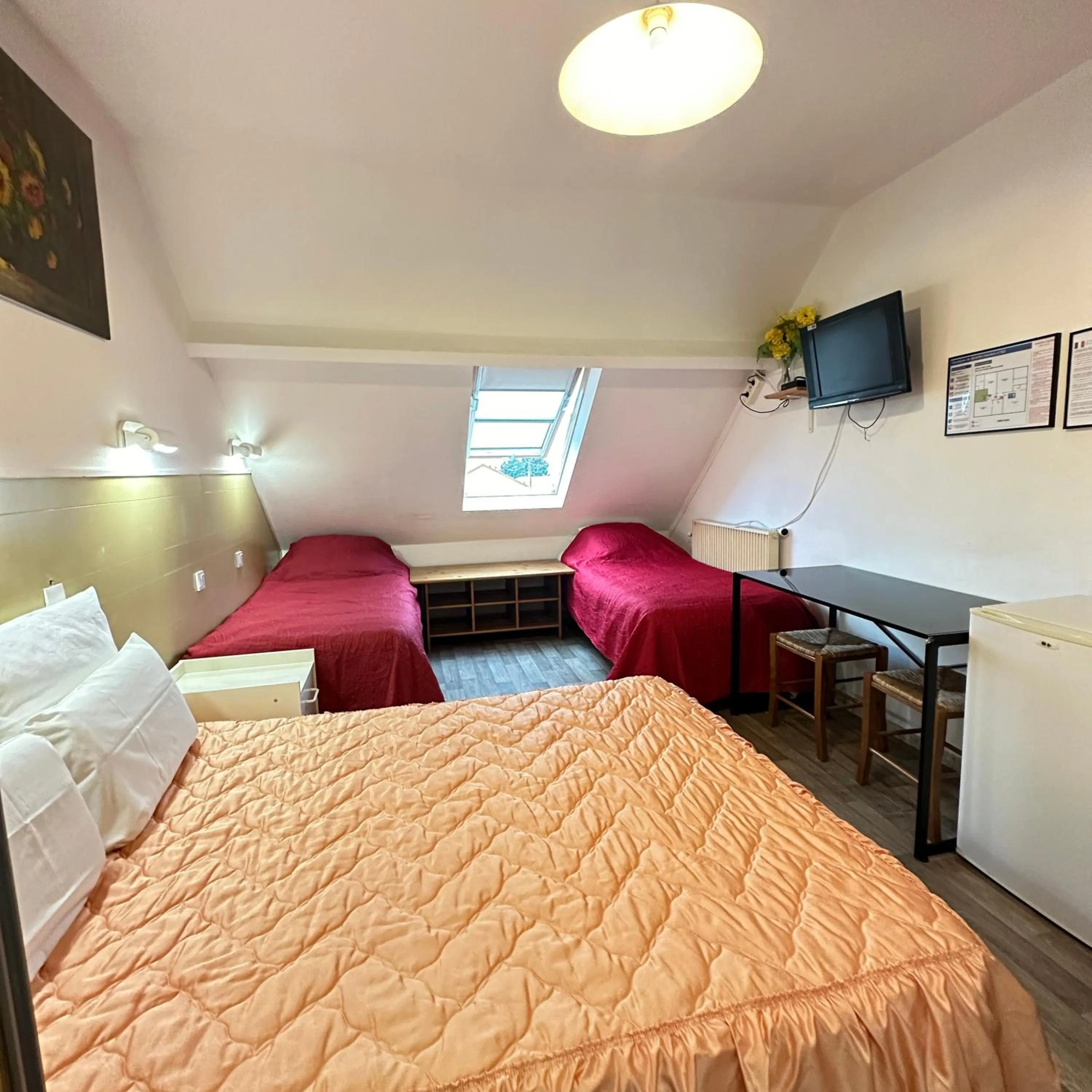 Bed in Hotel Paris Star