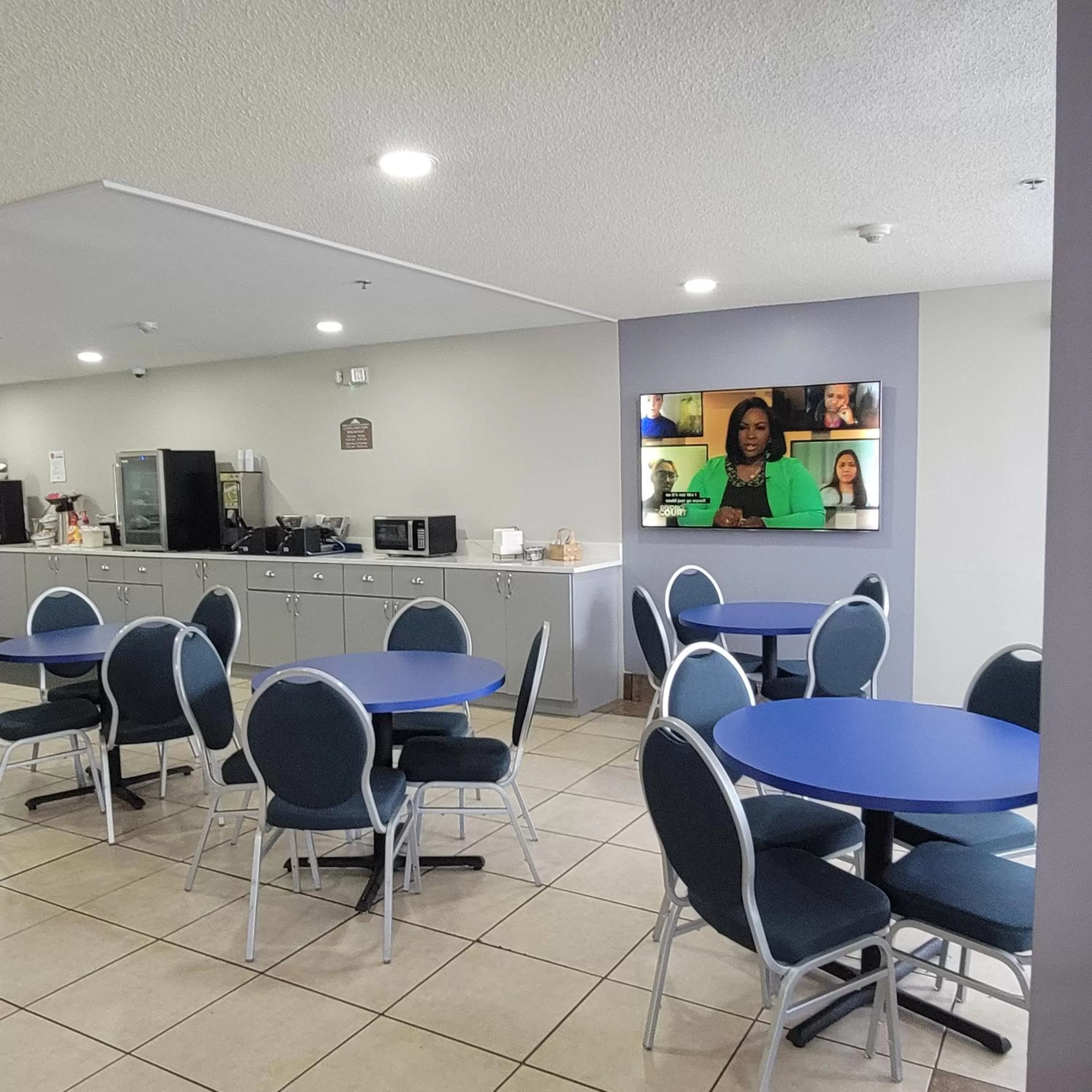 Breakfast in Microtel Inn & Suites by Wyndham Gardendale - Birmingham North