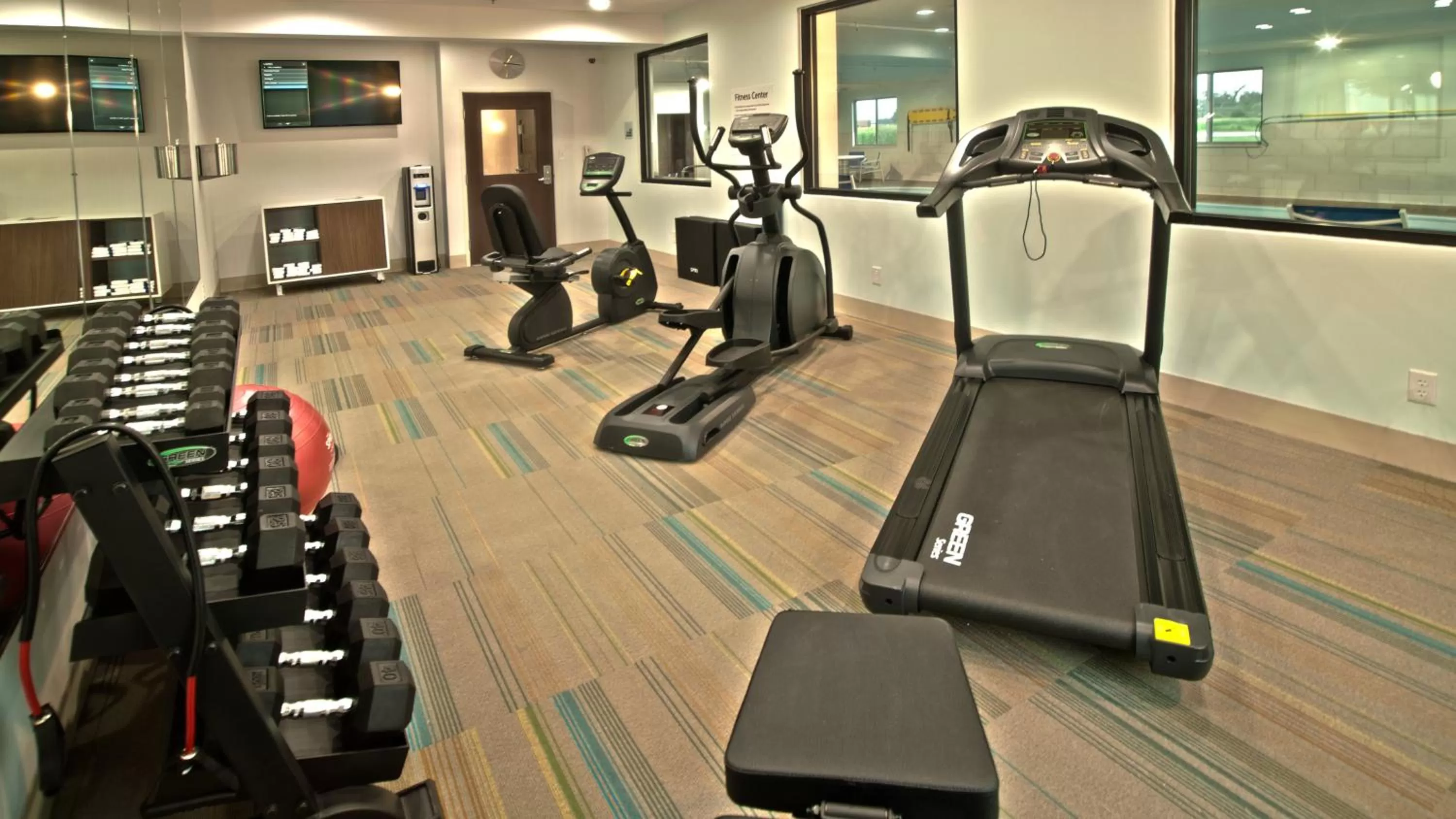 Fitness centre/facilities in Holiday Inn Express & Suites Evansville North by IHG
