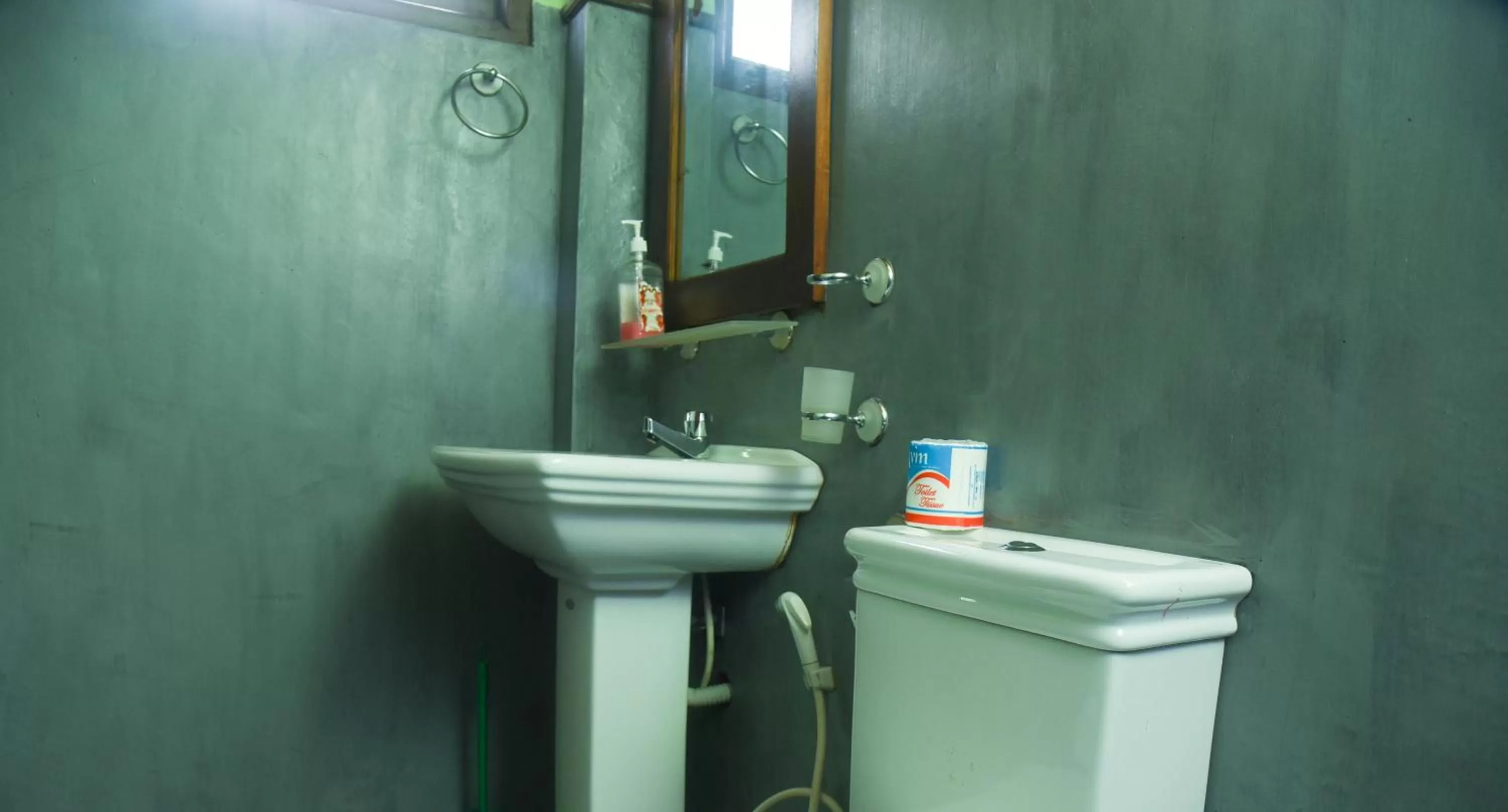 Bathroom in Madushanka Resort