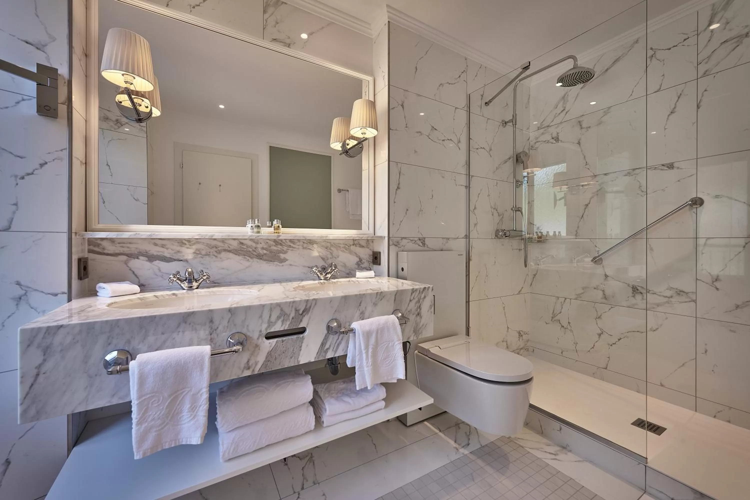 Shower in Victoria Jungfrau Grand Hotel & Spa