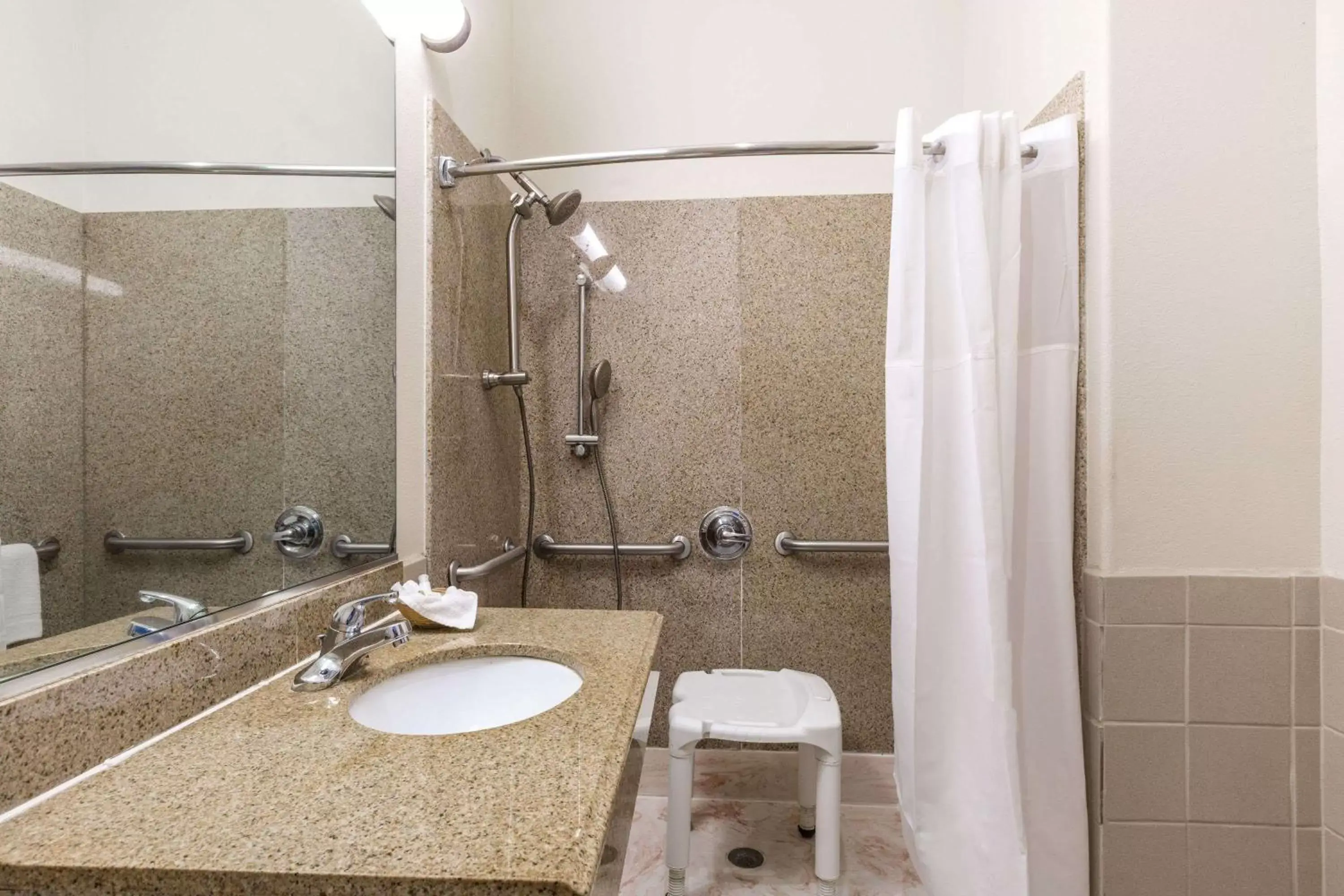 King Room with Roll-In Shower - Mobility Accessible/Non-Smoking in Baymont by Wyndham Galveston King Room with Roll-In Shower - Mobility Accessible/Non-Smoking in Baymont by Wyndham Galveston